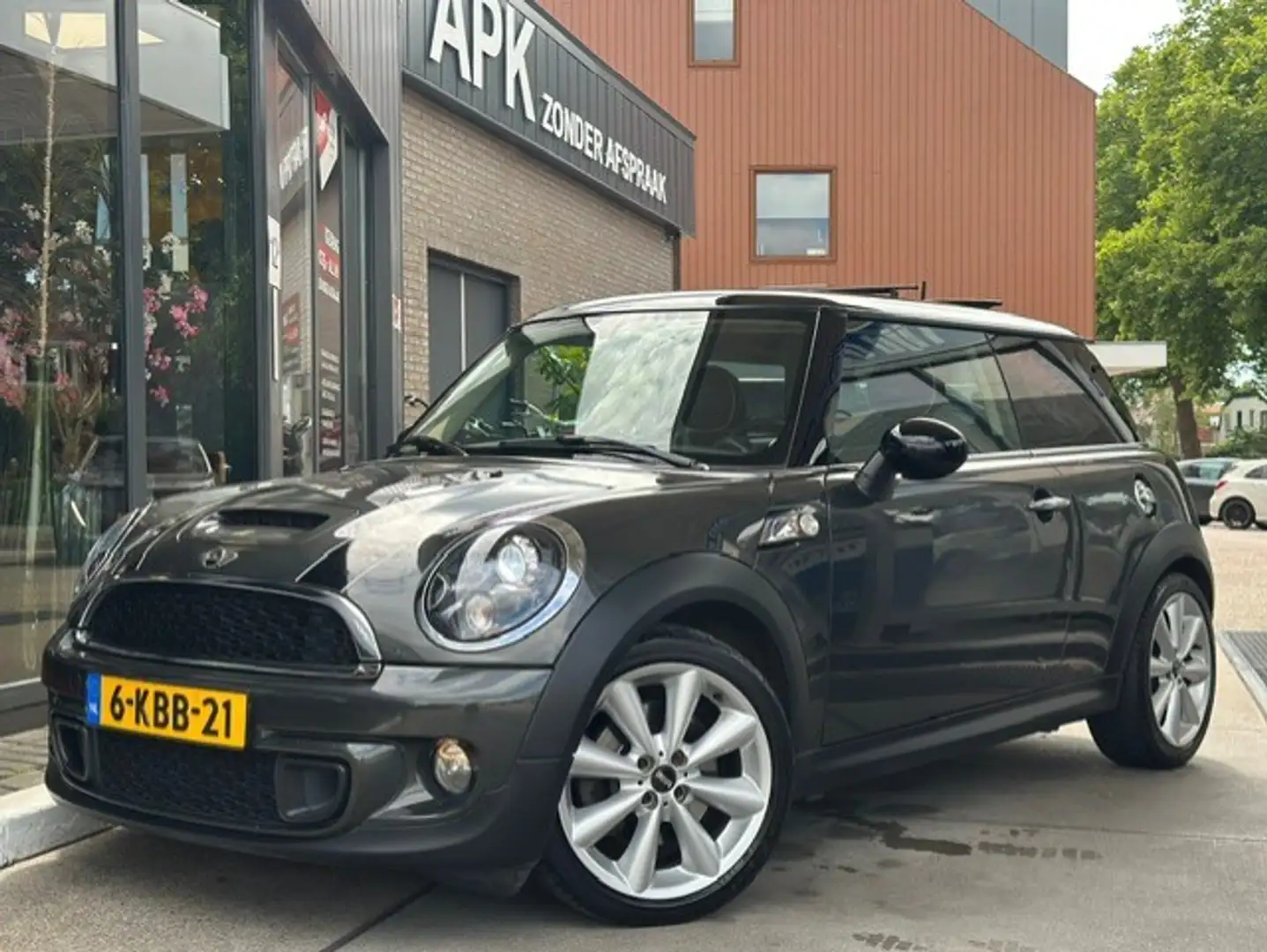 MINI Cooper S Mini 1.6 Westminster | Pano | JCW uitlaat | 225 PK Grijs - 1