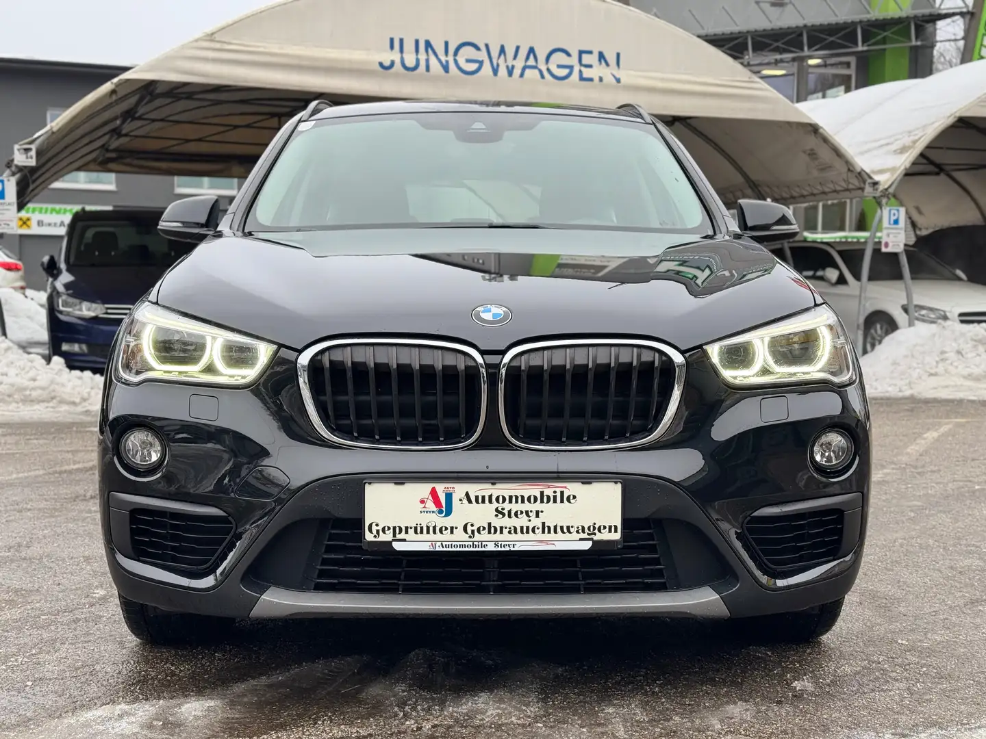 BMW X1 sDrive18d Advantage+R-Kamera+Anhängerkupplung Schwarz - 2