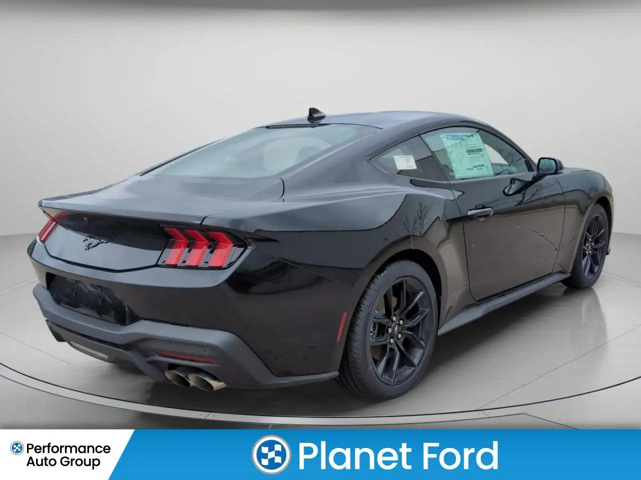Ford Mustang photo Ford Mustang