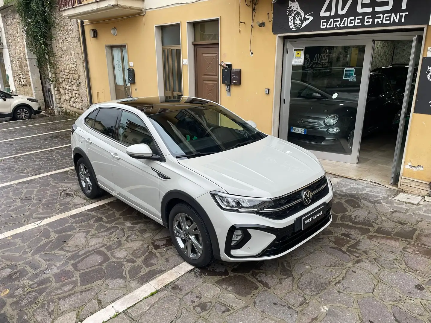 Volkswagen Taigo Taigo 1.0 tsi R-Line 110cv dsg Grigio - 2