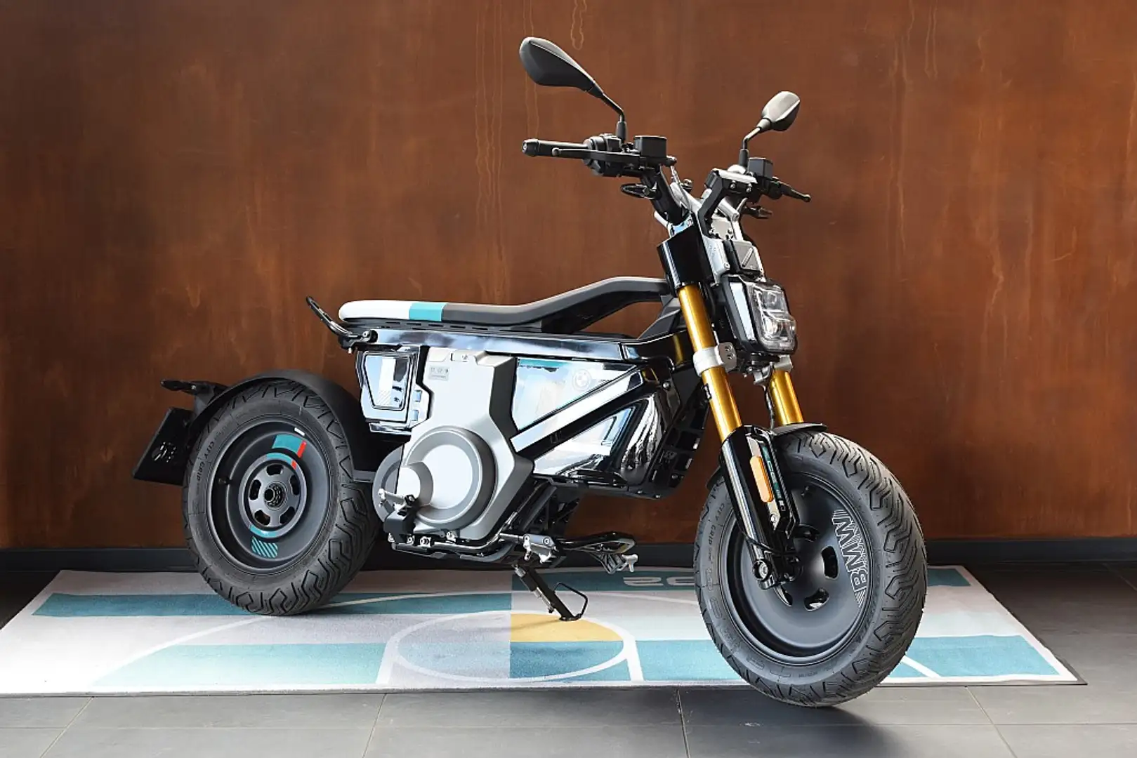 BMW C E02 CE02 Highline Verde - 1