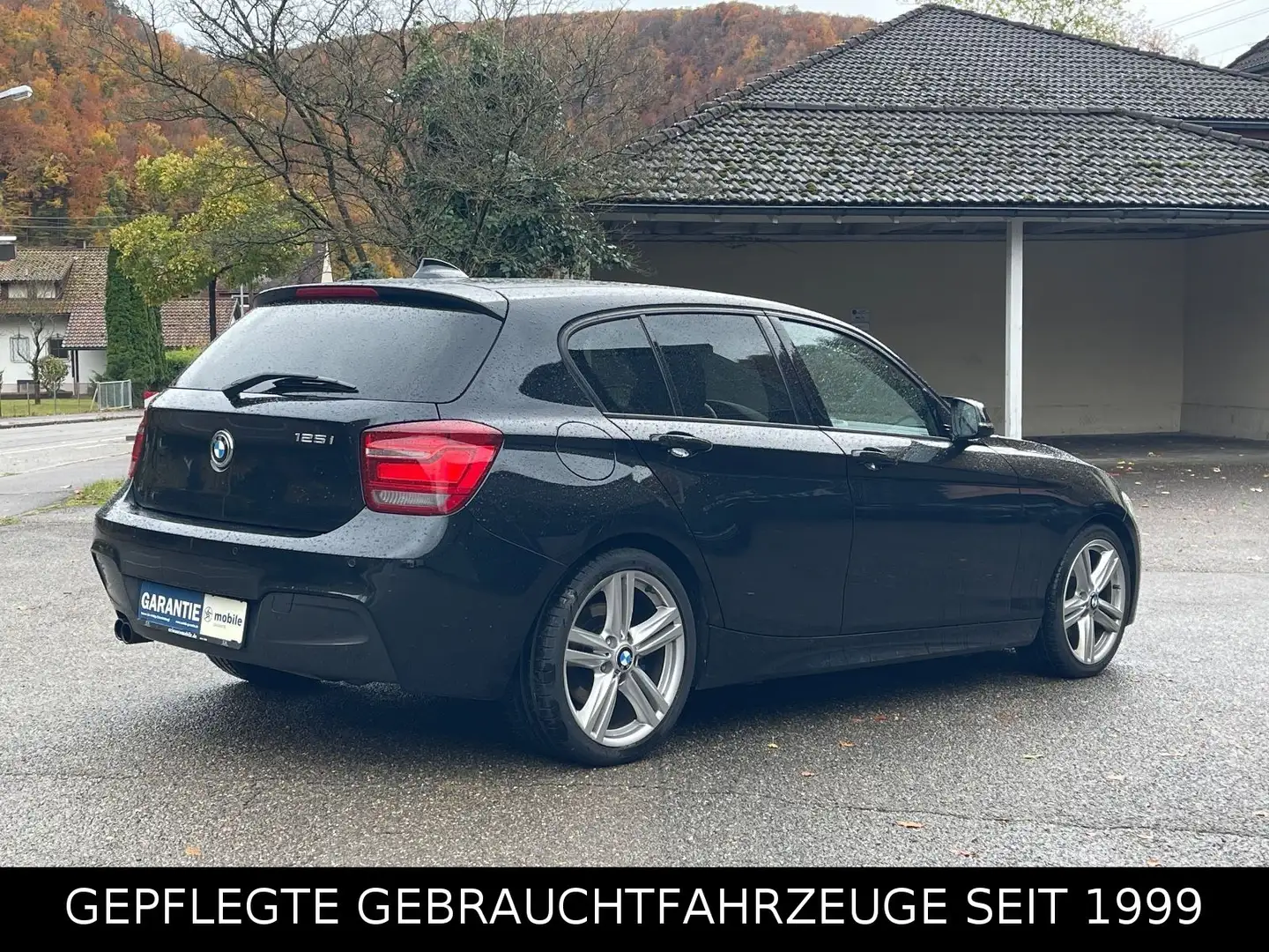 BMW 125 i M Sport*KEYLESS GO*LEDER*Bi XENON*TEMP* Schwarz - 2