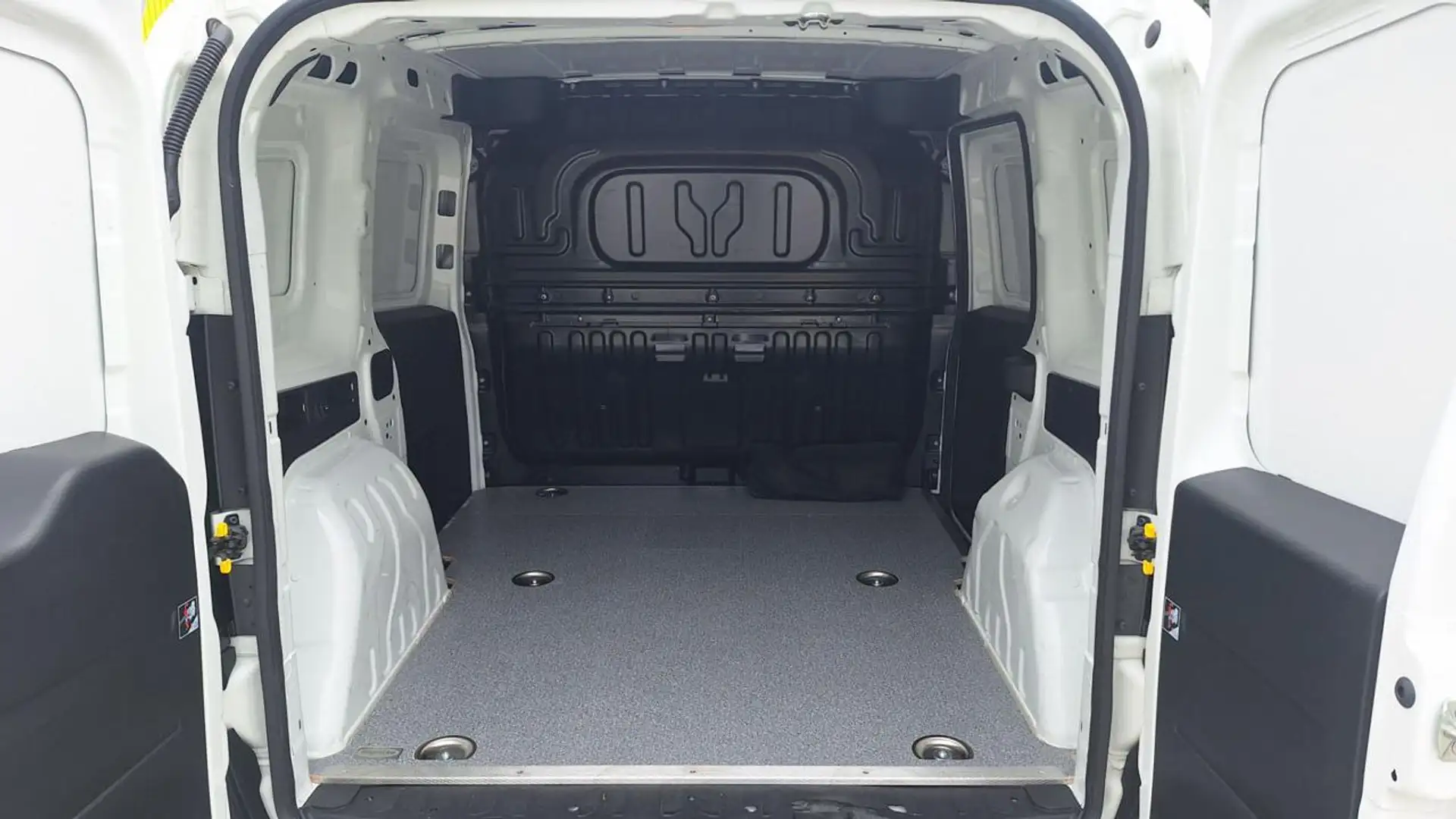 Fiat Doblo Doblò 1.4 T-Jet PC-TN 3POSTI  Lounge N°GA026 Blanco - 2