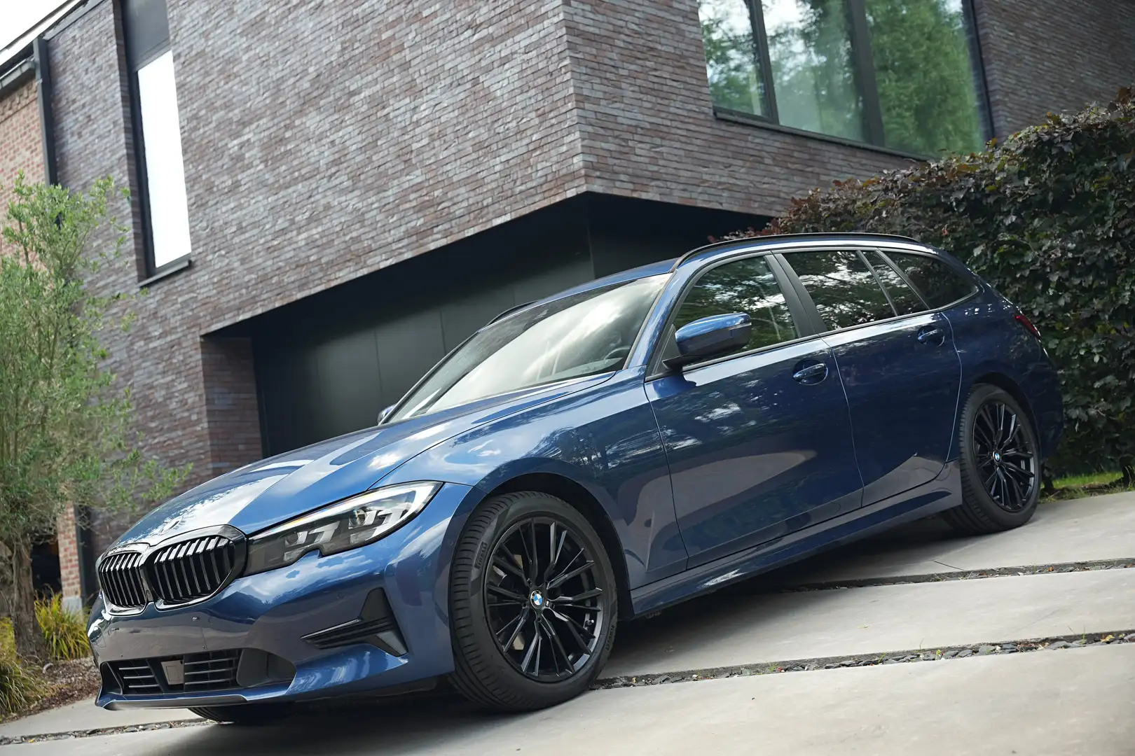 BMW 318 iA Touring LED/LiveCockpit/Carplay/18"M-Velg/ACC Bleu - 1