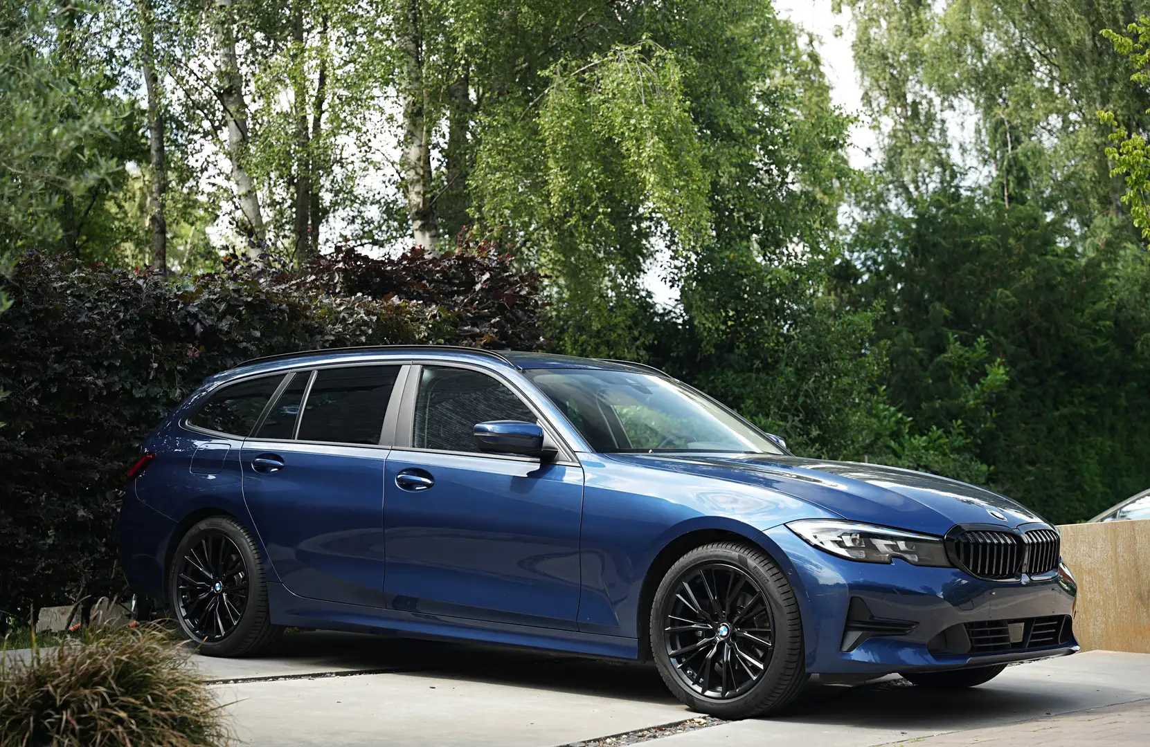 BMW 318 iA Touring LED/LiveCockpit/Carplay/18"M-Velg/ACC Bleu - 2