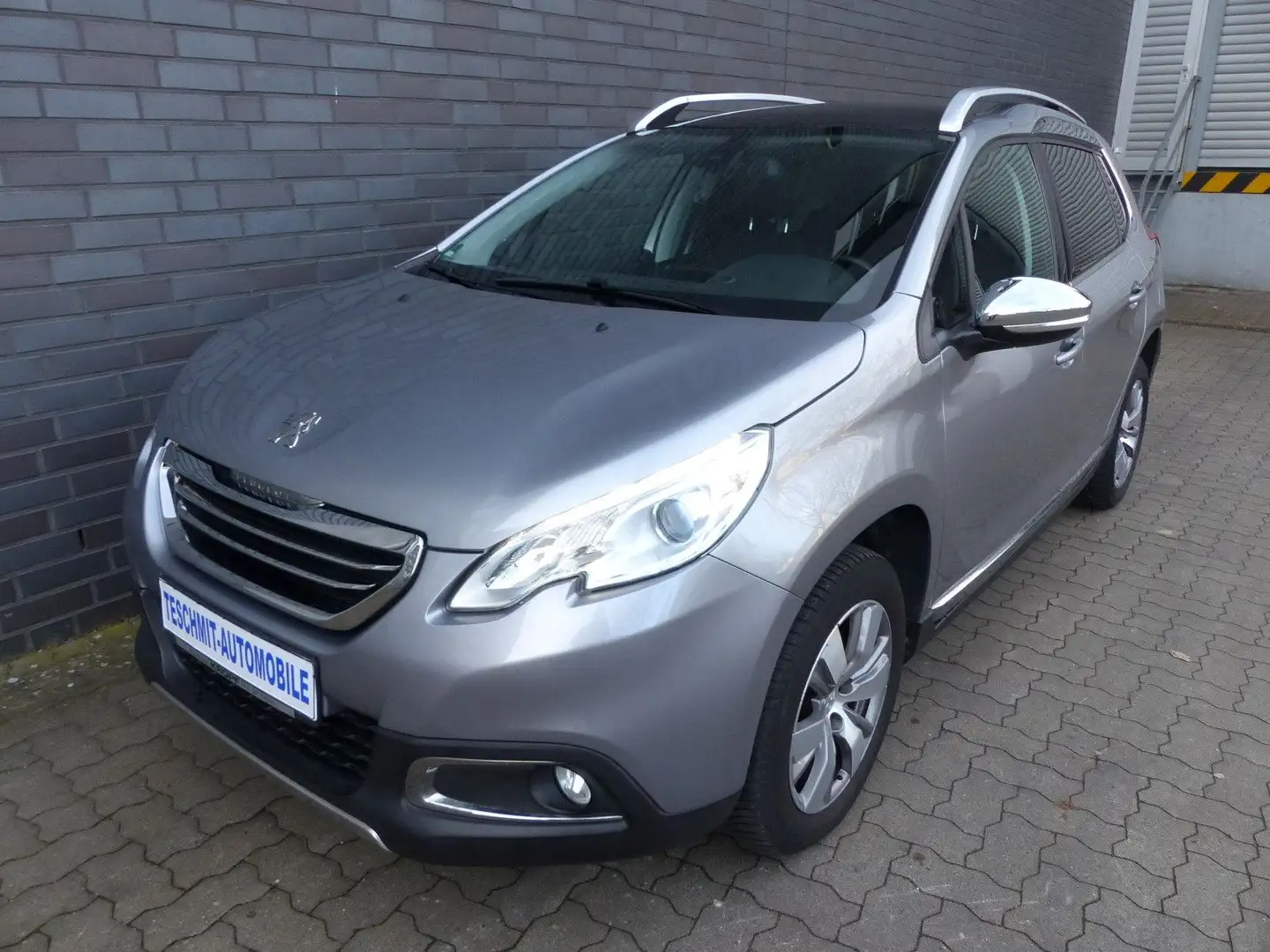 Peugeot 2008 Allure Glasdach/Navi/Klimaautom/PDC Grau - 2
