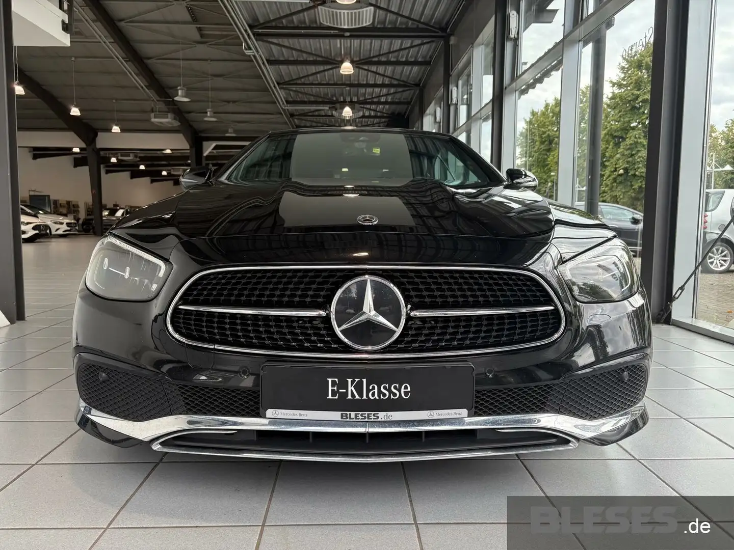Mercedes-Benz E 200 E 200 Cabriolet Avantgarde+MBUX+LED+Kamera+Sound Noir - 2