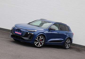 100 kWh 50 Performance S-line - Shadow+/BlindSpot/360/Matrix/Heatpump/Leather21"
