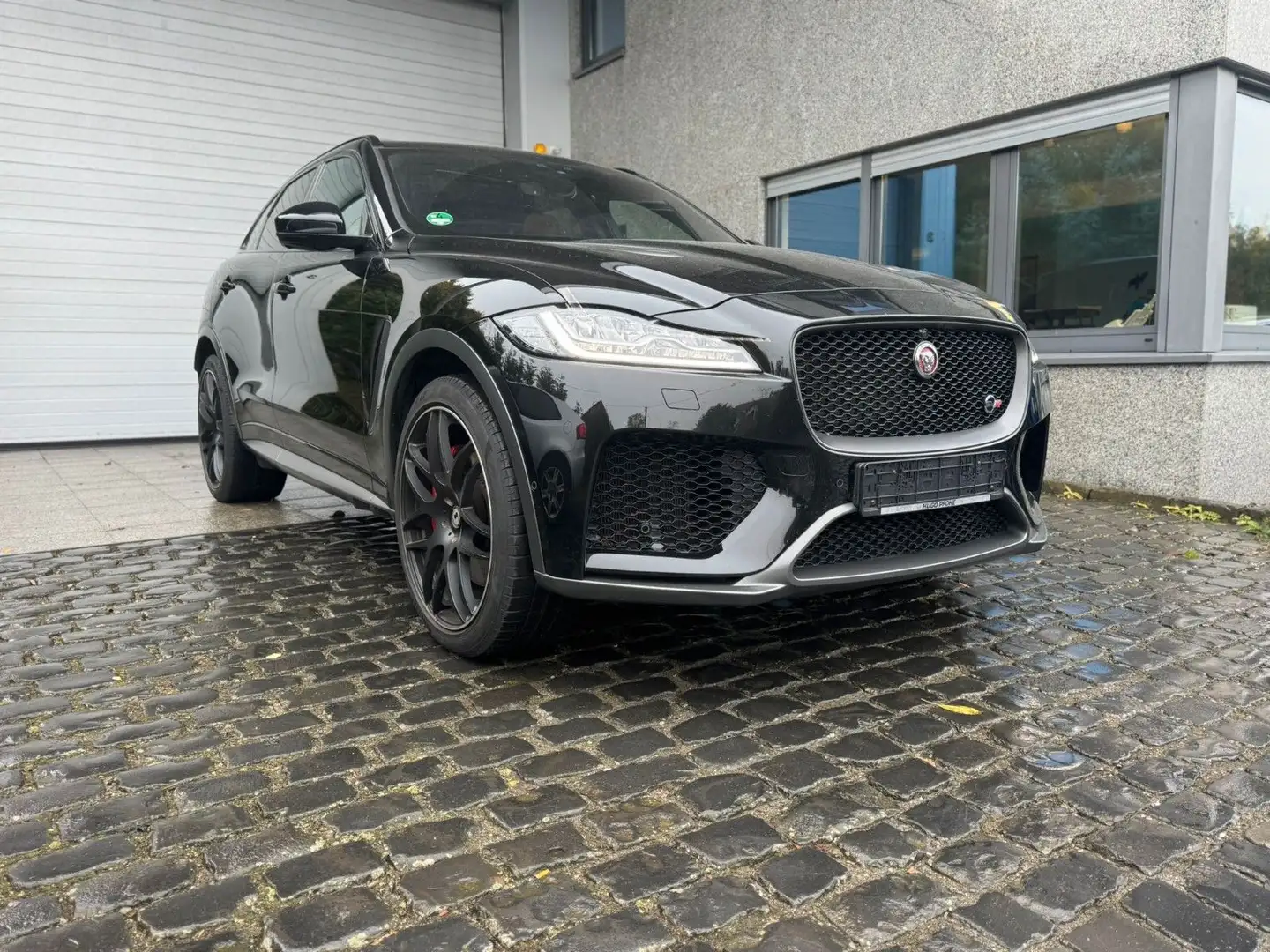 Jaguar F-Pace F-PACE SVR AWD Noir - 1