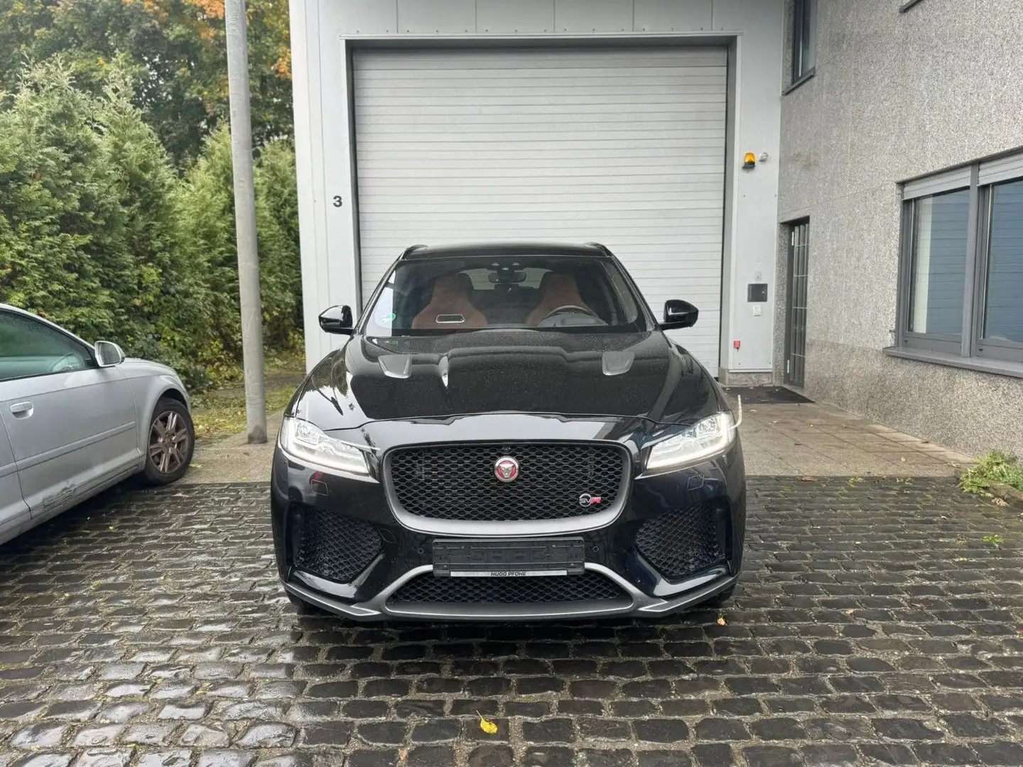 Jaguar F-Pace *Pano*SVR*Kamera*AHK*Keyless*AWD*Klima* Schwarz - 2