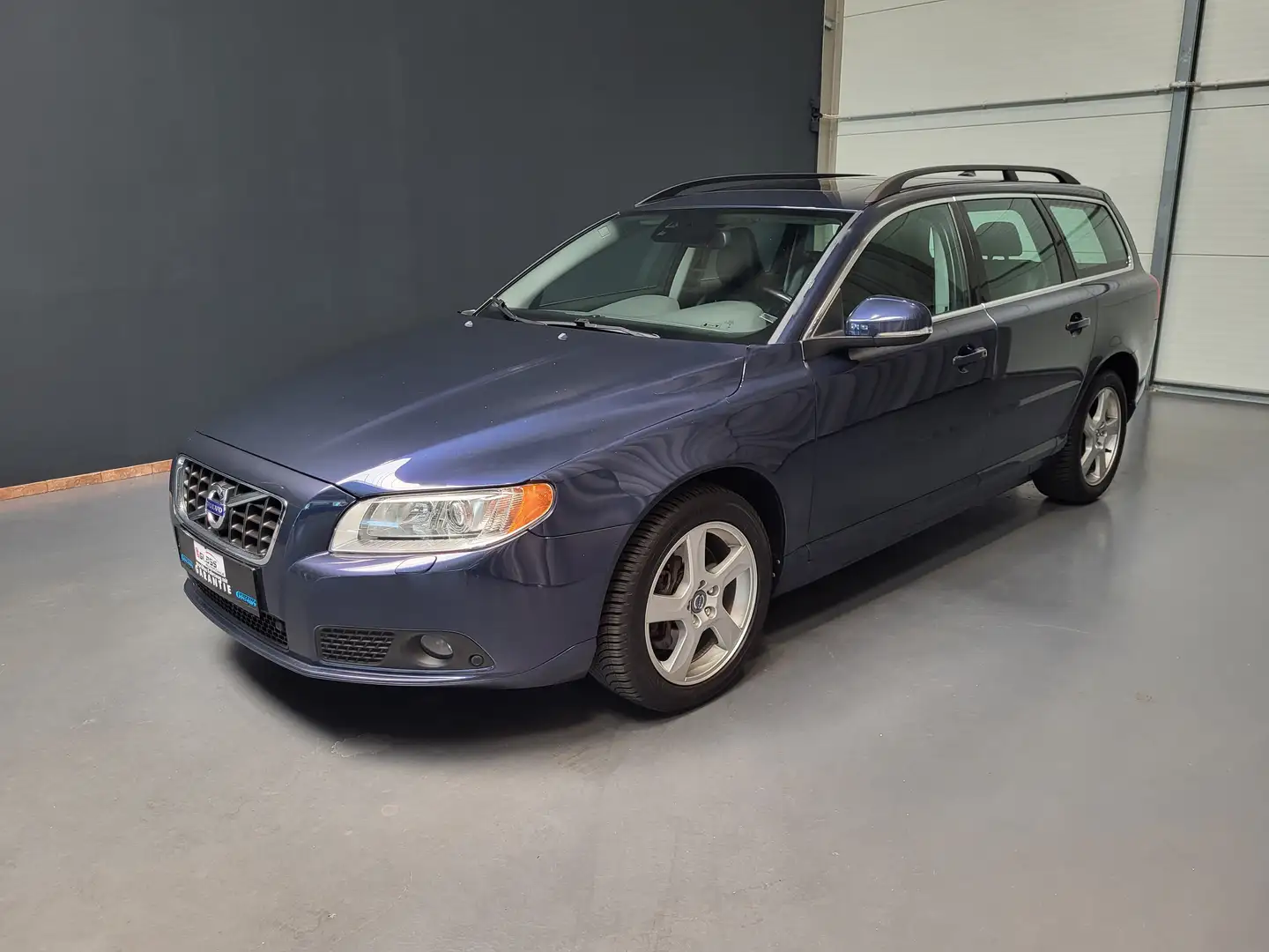Volvo V70 2.0 D4 Edition PRO *Leder| Navi| Xenon| AHK* Blau - 1