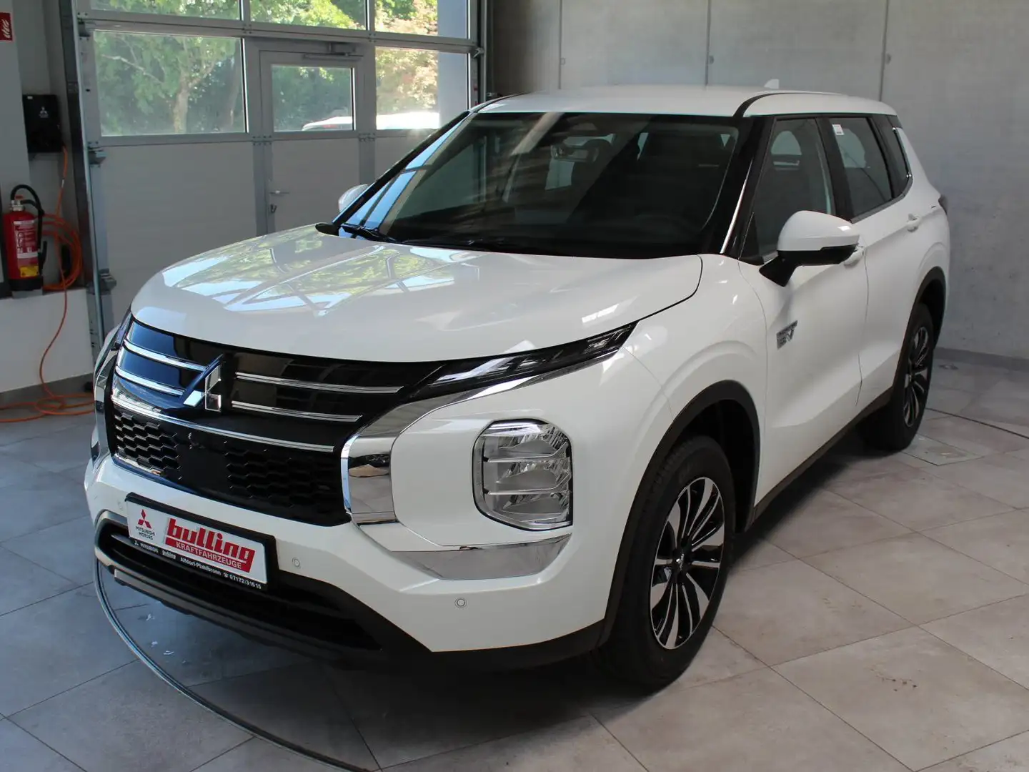 Mitsubishi Outlander 2.4L PHEV Allrad/360°Kamera/Standheizung/ACC White - 2