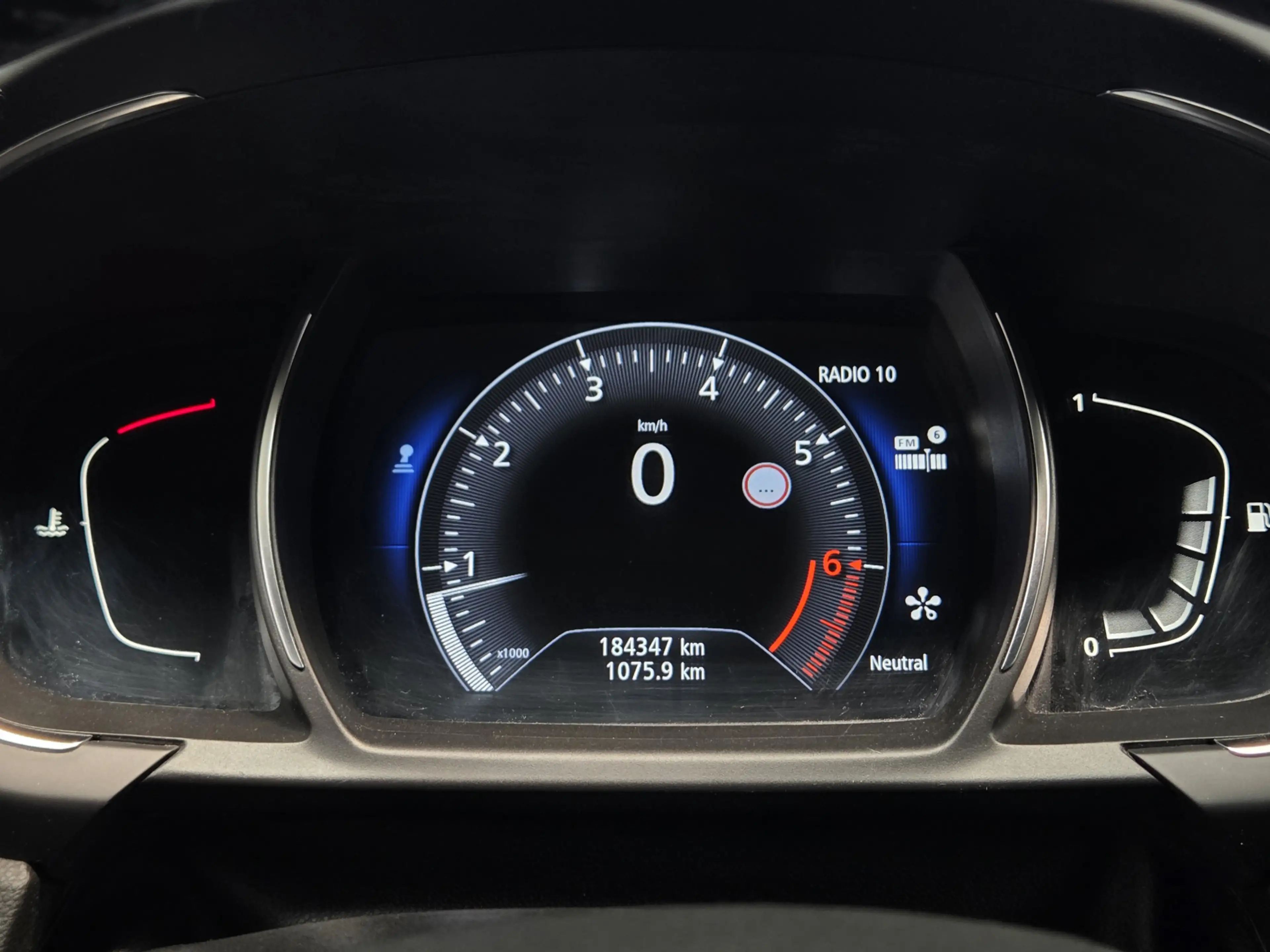 Renault Grand Scenic 1.2 TCe Intens Trekhaak, Camera, Cruise, 20"LM vel — photo 28