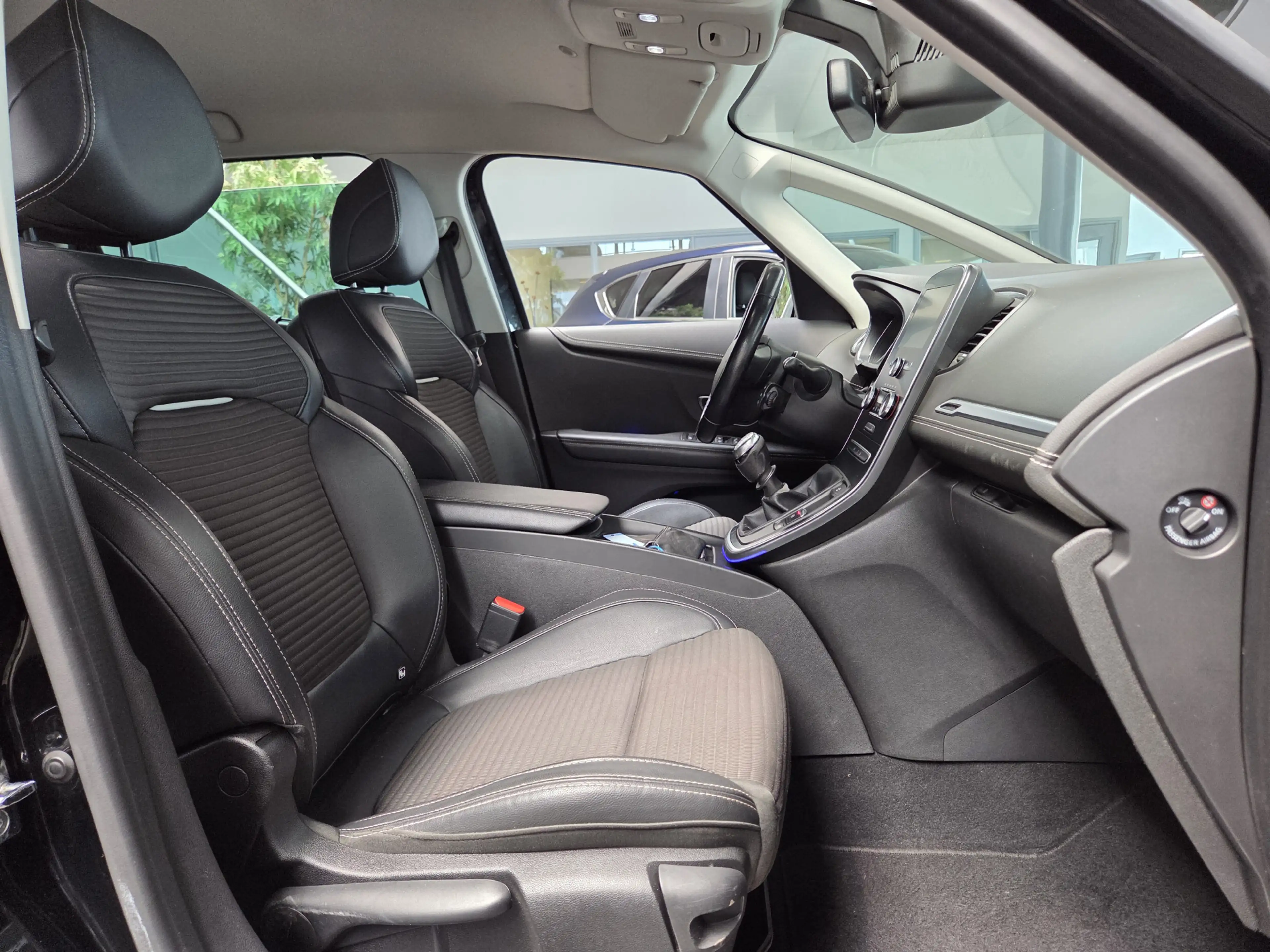 Renault Grand Scenic 1.2 TCe Intens Trekhaak, Camera, Cruise, 20"LM vel — photo 21