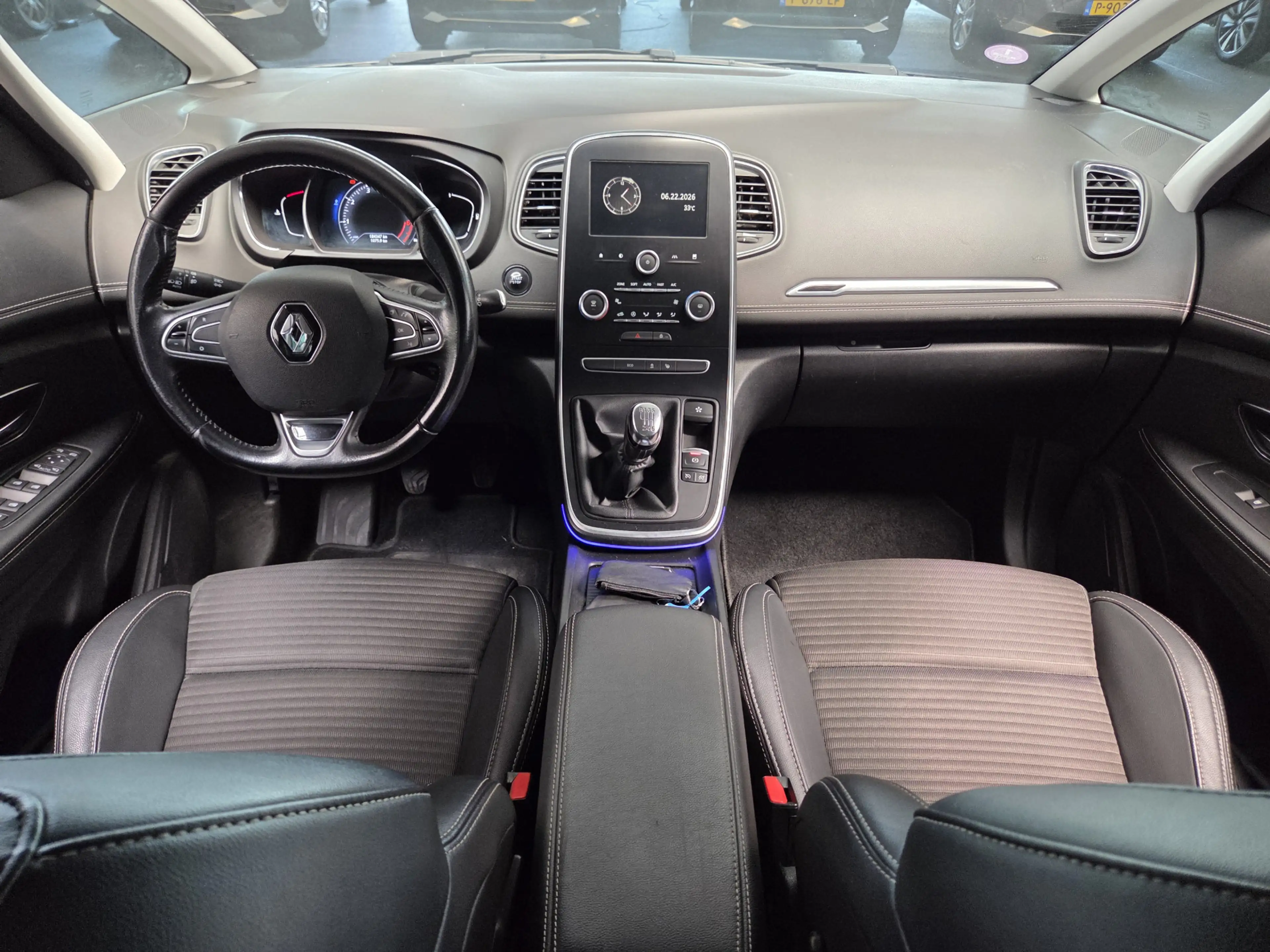 Renault Grand Scenic 1.2 TCe Intens Trekhaak, Camera, Cruise, 20"LM vel — photo 19