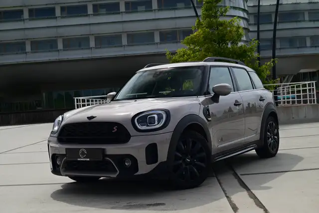 MINI Cooper S Countryman Mini Countryman Cooper S / ALL4 / AUT / SUNROOF / LEATHER LOUNGE / PARKASSIST / BLACK EXTERIOR