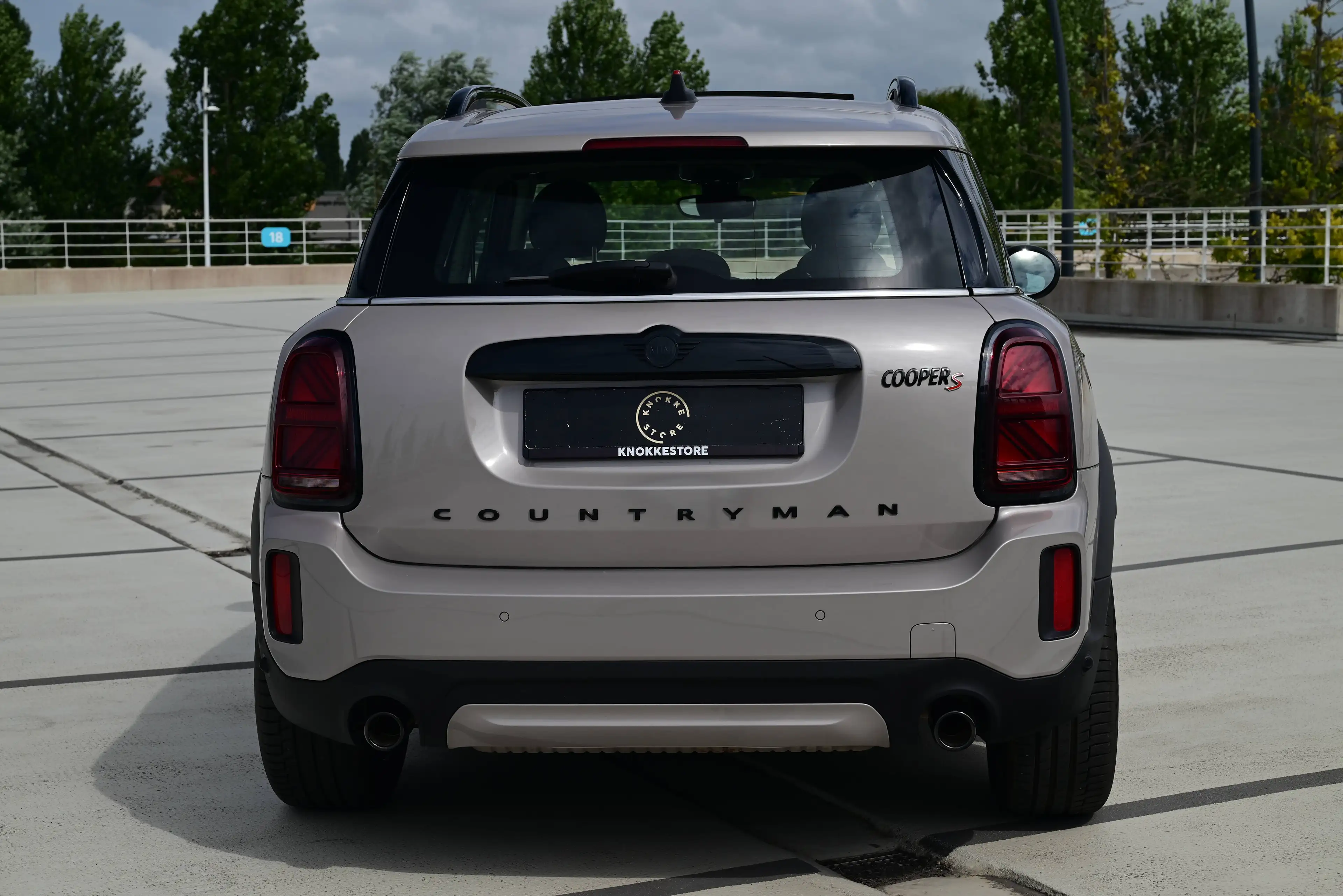 MINI Cooper S Countryman Mini Countryman Cooper S / ALL4 / AUT / SUNROOF / LEATHER LOUNGE / PARKASSIST / BLACK EXTERIOR — photo 7