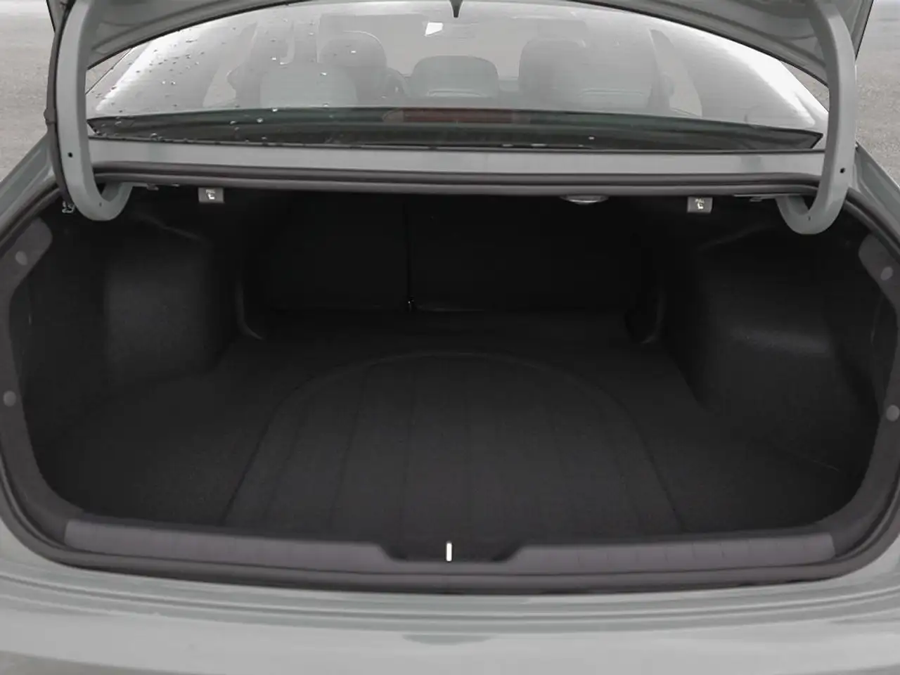 Kia K4 снимка Kia K4