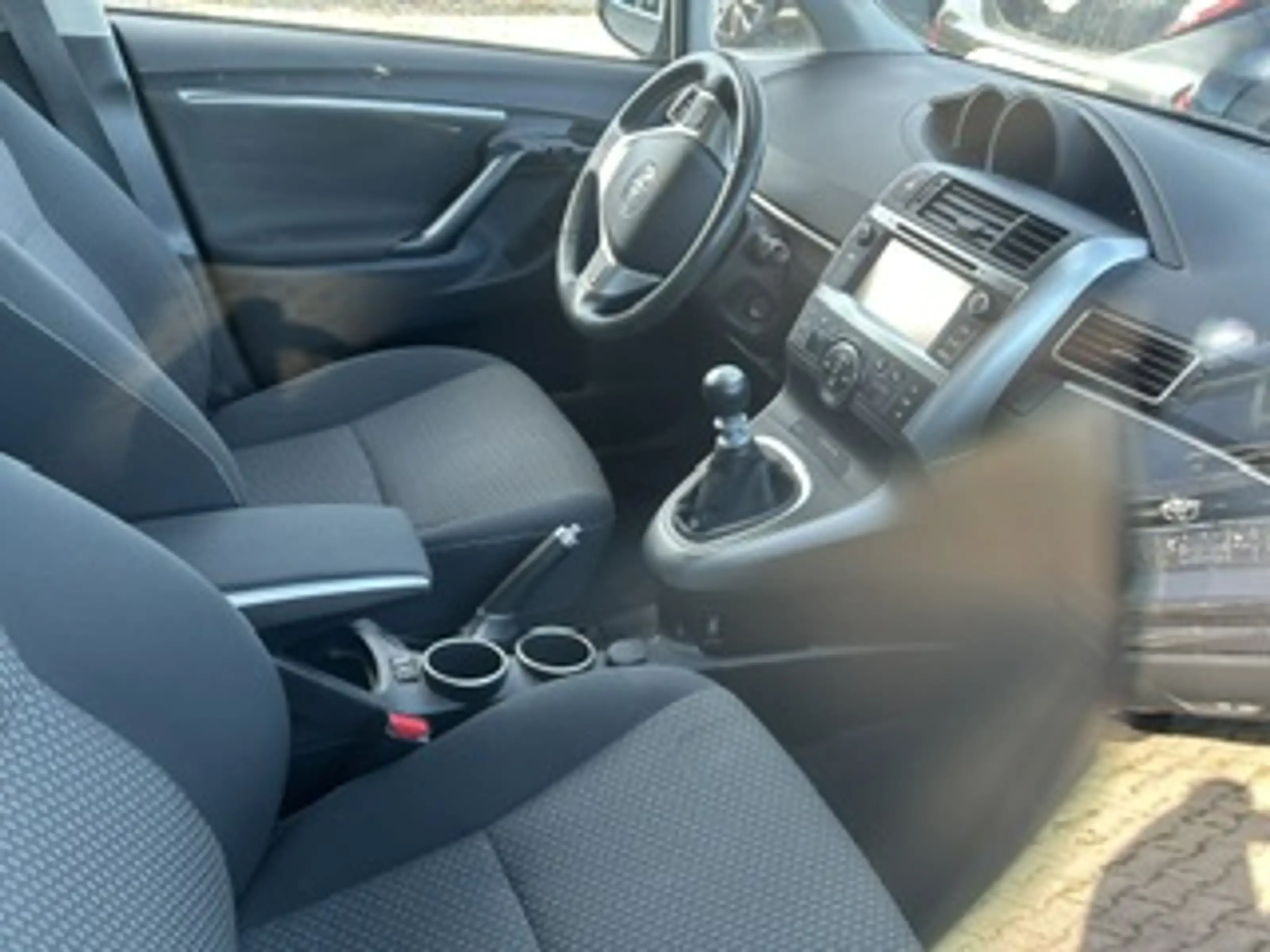 Toyota Verso 1.6 VVT-i Life 5 Sitz, Klima, ALU, AHK, Sitzheizung vo. — photo 7