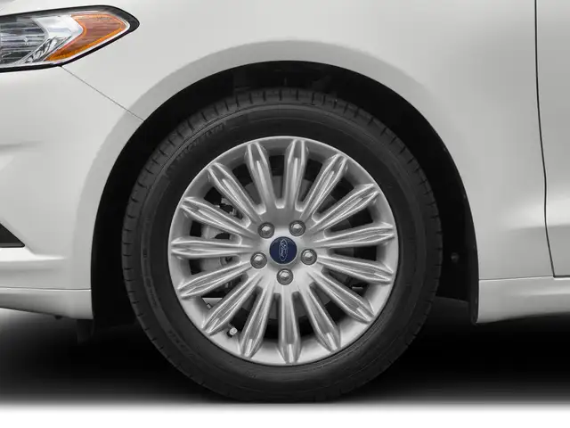 Ford Fusion 2015 — photo 8