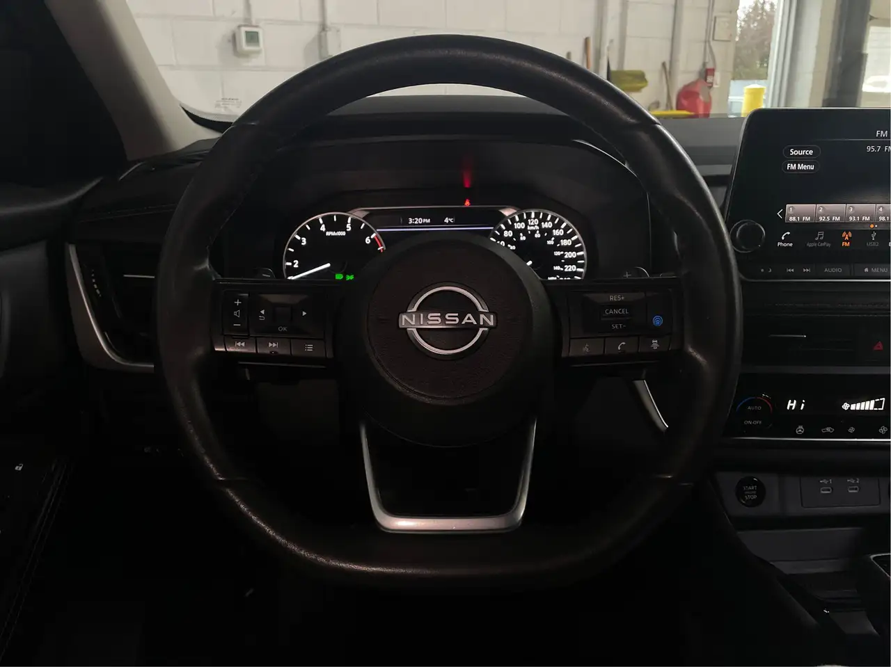Nissan Rogue снимка Nissan Rogue