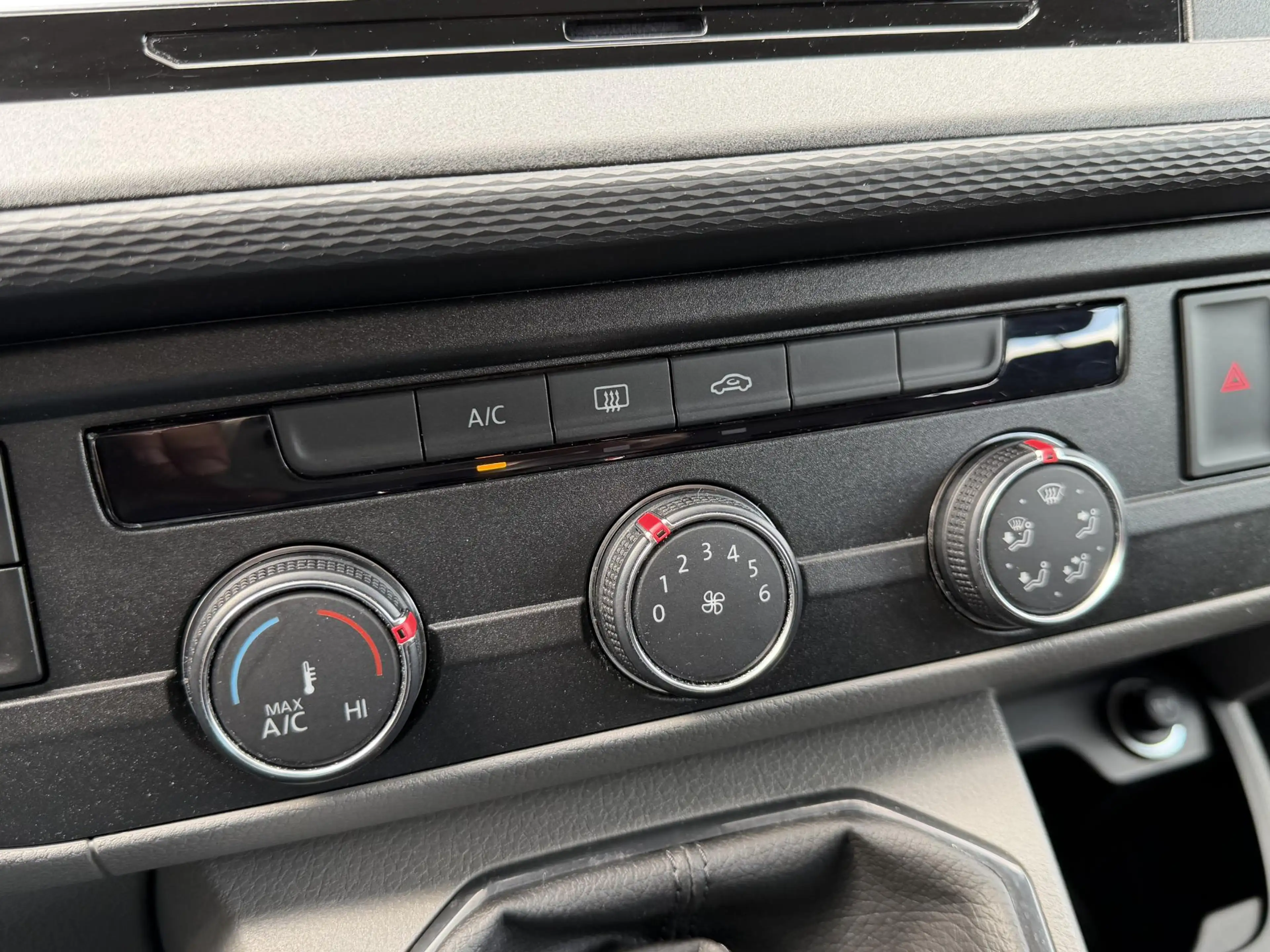 Volkswagen T6.1 Transporter 2.0 TDI L2H1 30 DC Origineel  NL, Dubbele Cabine, — photo 4