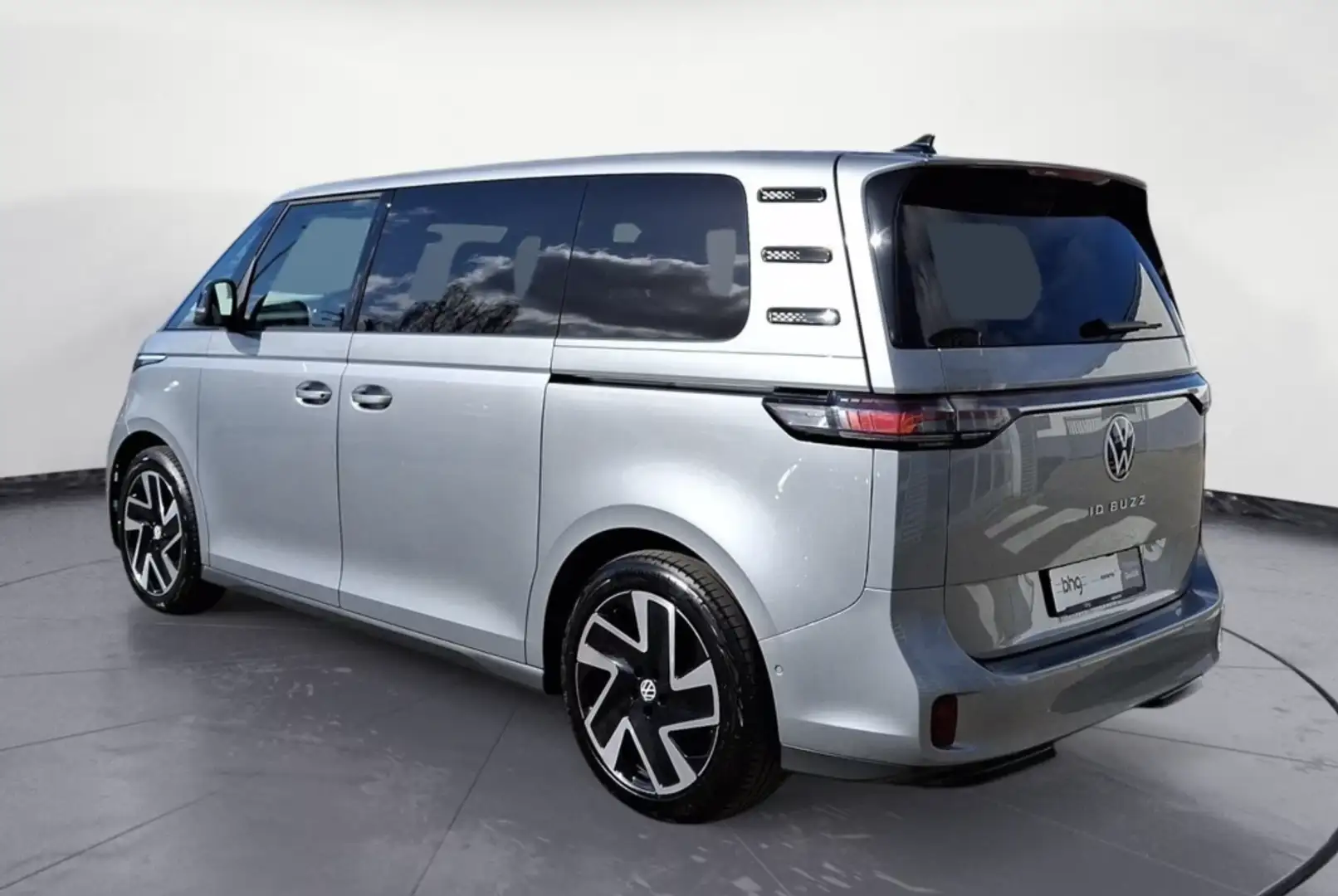 Volkswagen ID. Buzz Pro 150KW 77Kwh Plateado - 2
