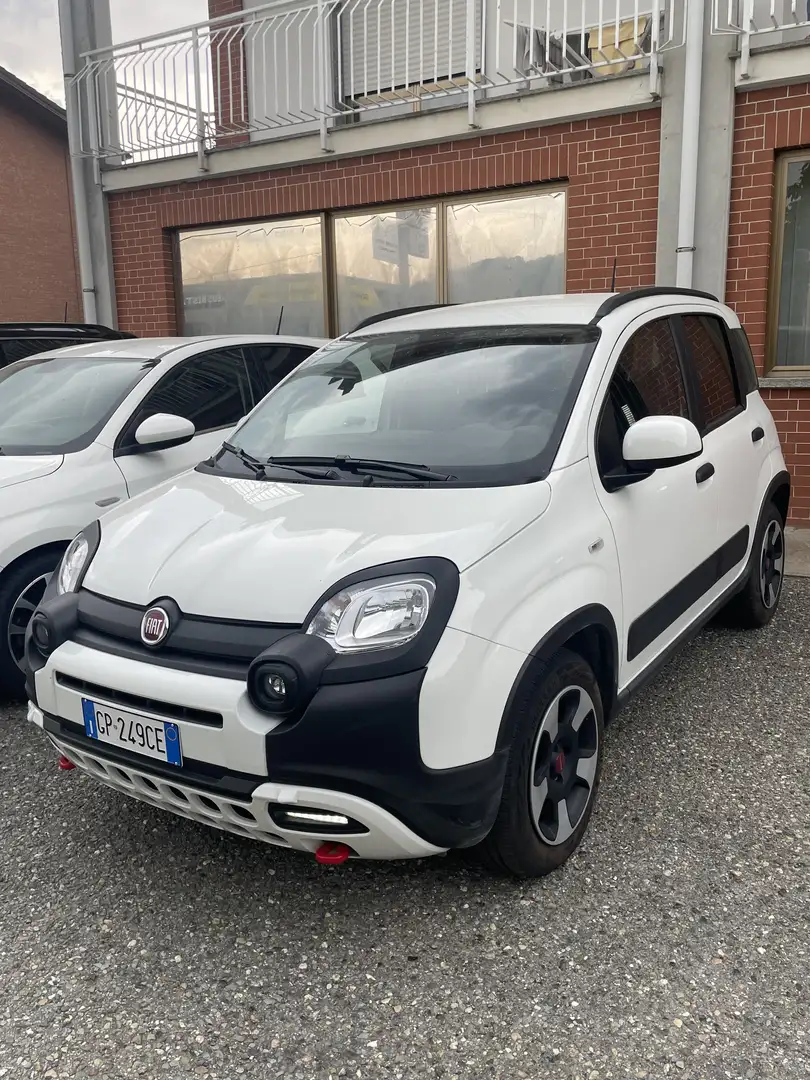 Fiat Panda 1.0 firefly hybrid Cross s&s 70cv Bianco - 1