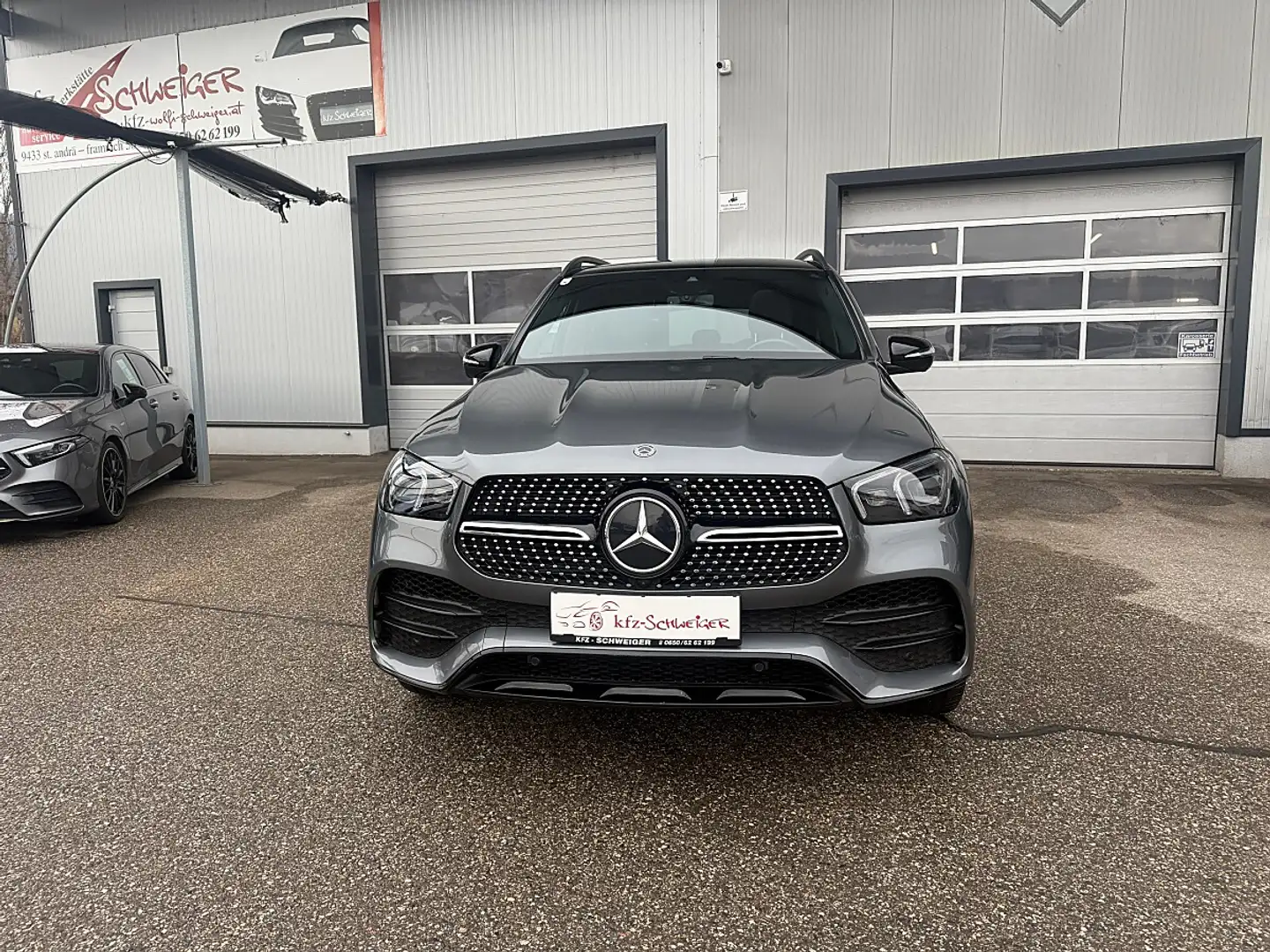 Mercedes-Benz GLE 400 d 4Matic Aut. Grau - 2