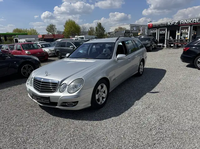 Mercedes-Benz E 220 E 220  CDI KLIMAAUTOMATIK!!SITZHEIZUNG!AHK!NAVI!!