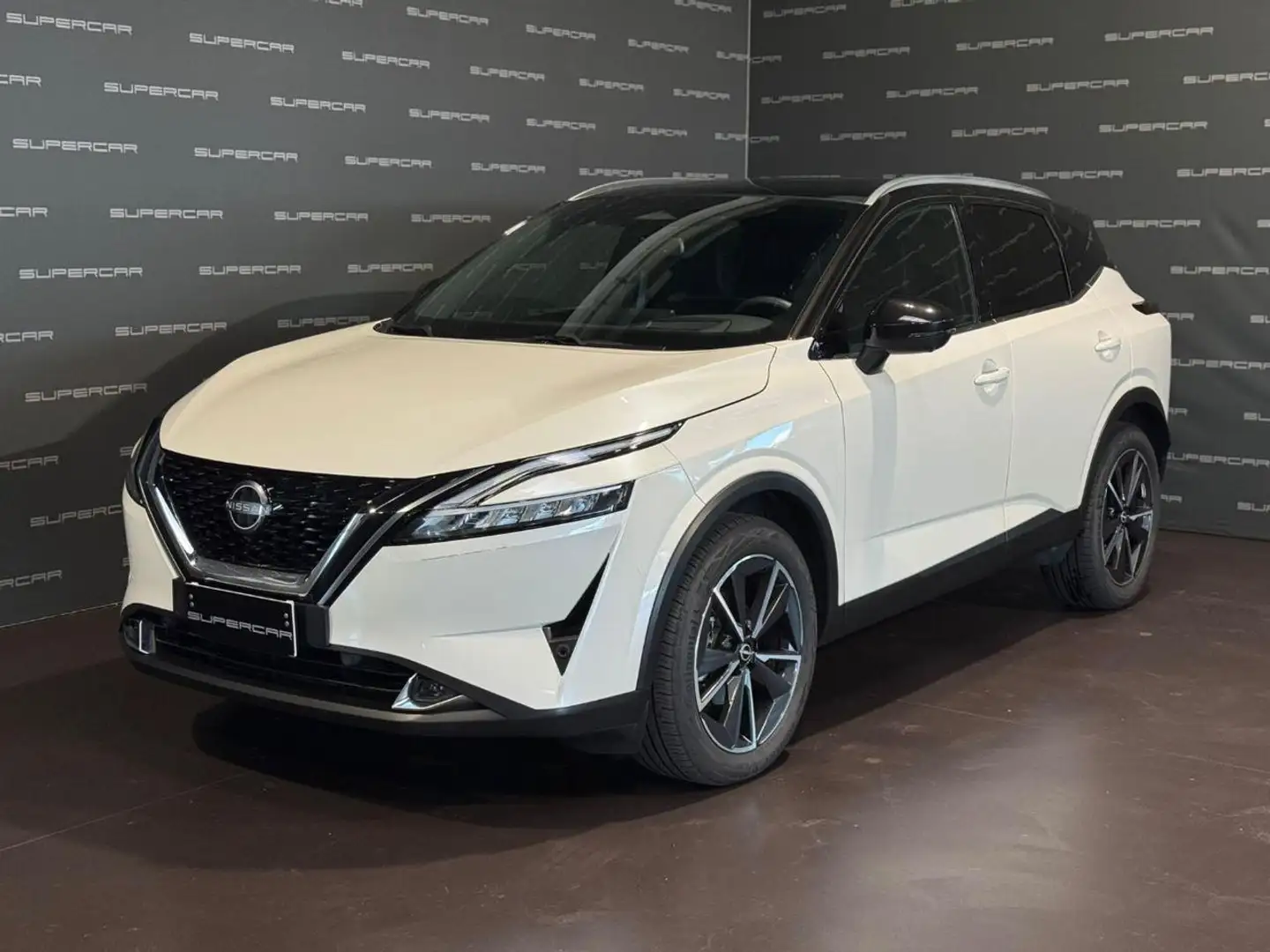 Nissan Qashqai MHEV 158 CV Xtronic Tekna TETTO PANORAMICO Bianco - 1