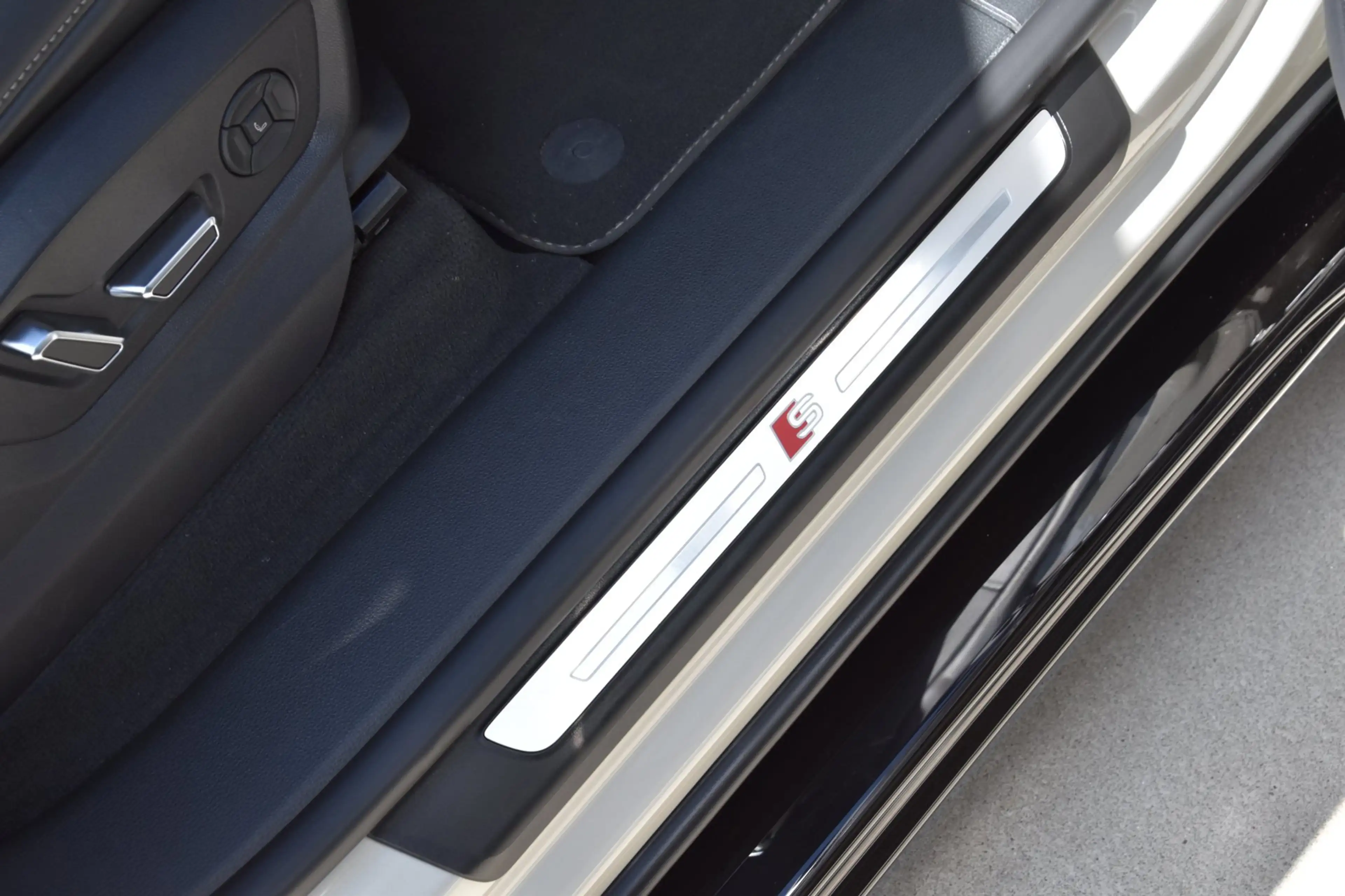 Audi Q8 55 TFSI e quattro S-Line SQ8 Stijl PANODAK|RSZETEL — photo 31