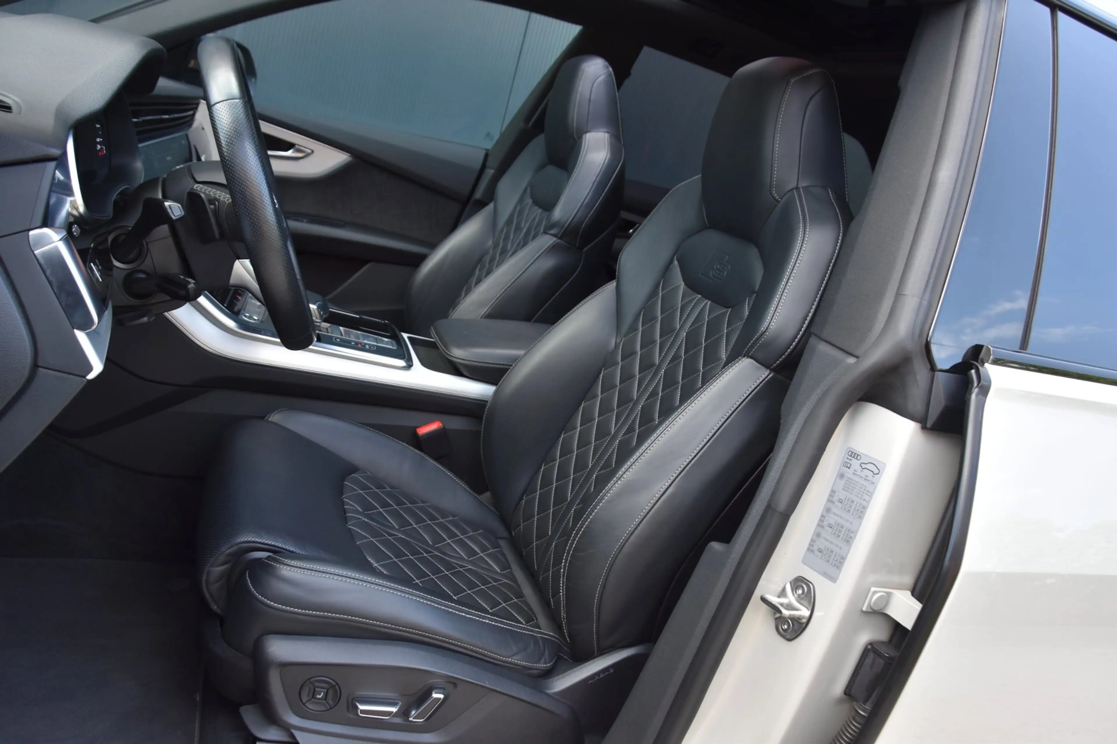 Audi Q8 55 TFSI e quattro S-Line SQ8 Stijl PANODAK|RSZETEL — photo 6