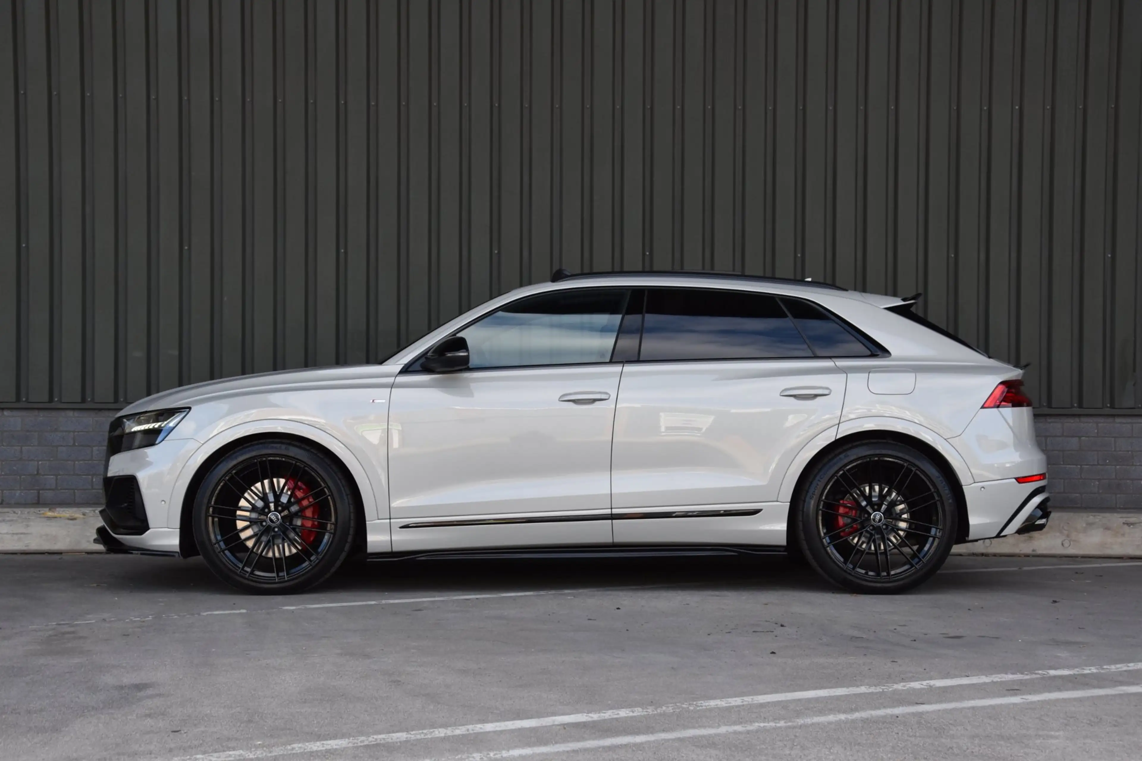Audi Q8 55 TFSI e quattro S-Line SQ8 Stijl PANODAK|RSZETEL — photo 3