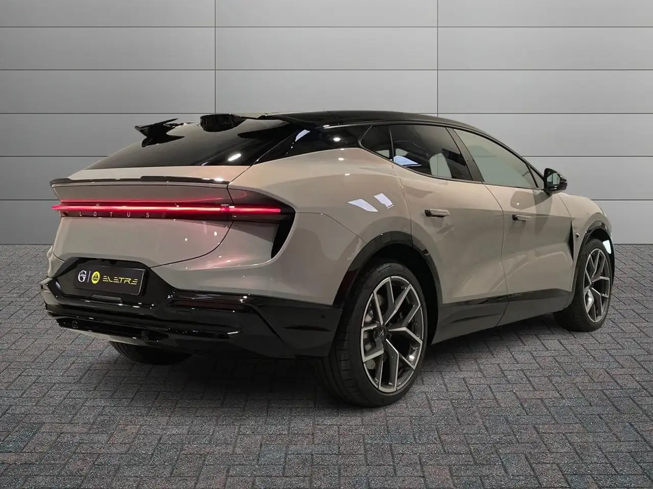 Lotus Eletre 2026