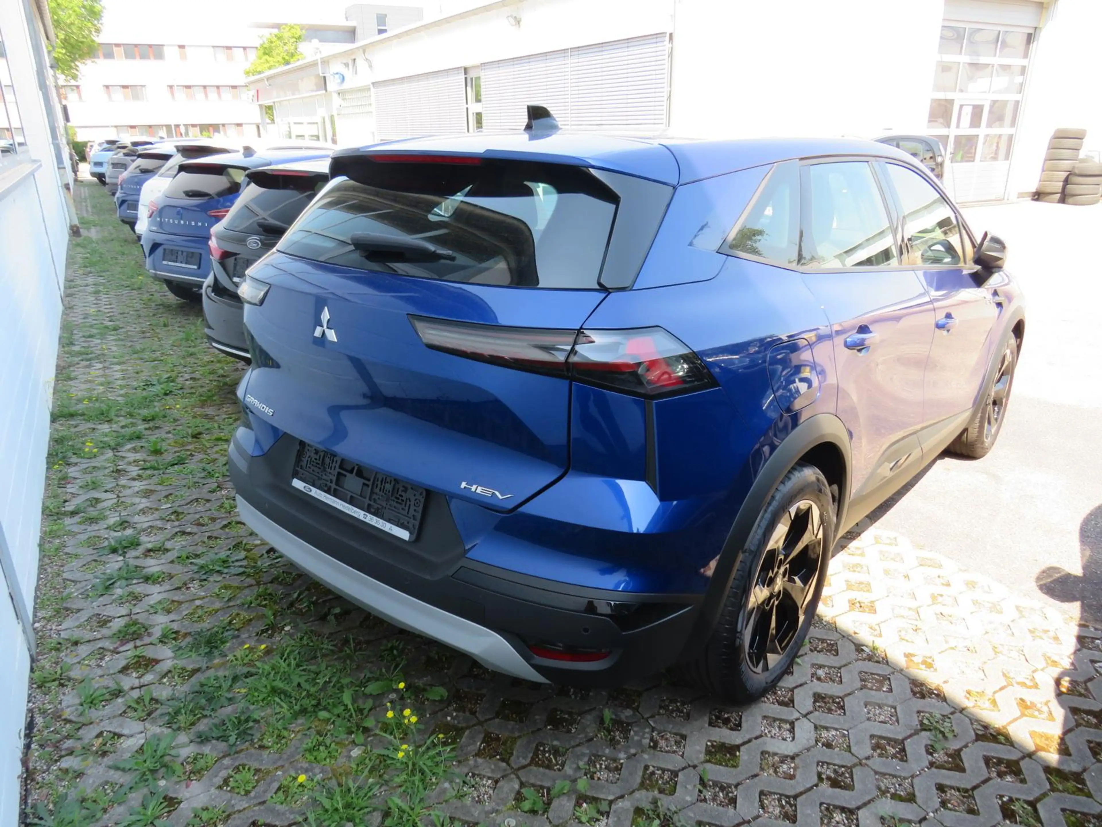 Mitsubishi Grandis 1.8 HEV 116 kW Diamant PLUS — photo 3