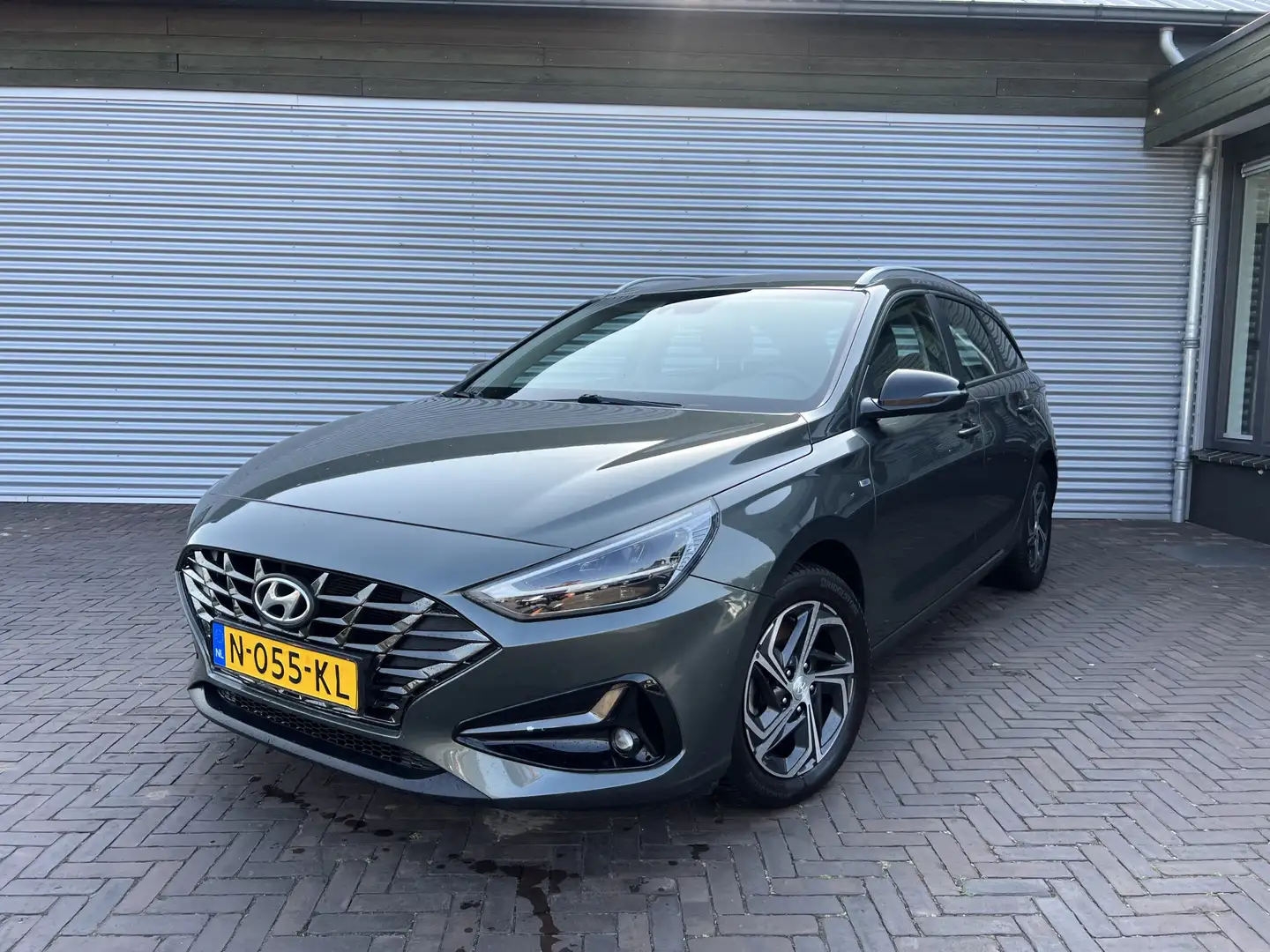 Hyundai i30 Wagon 1.0 T-GDi MHEV Comfort Smart Grijs - 1
