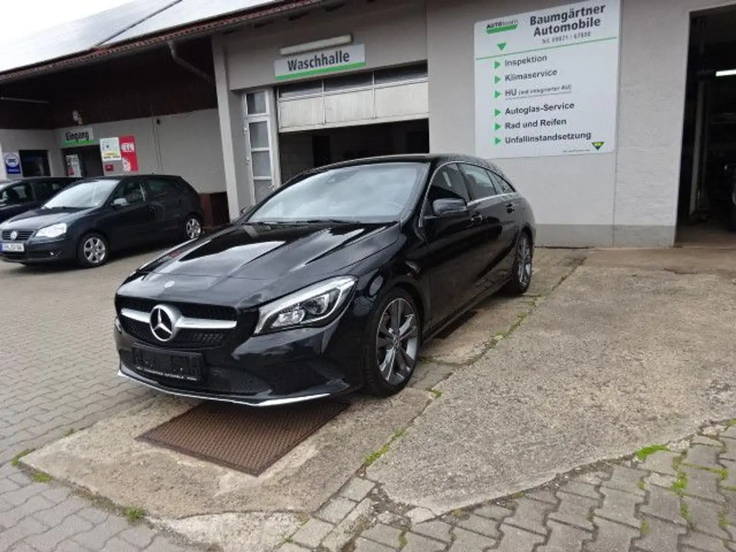 Mercedes-Benz CLA 220 -- AHK-- Schwarz - 1
