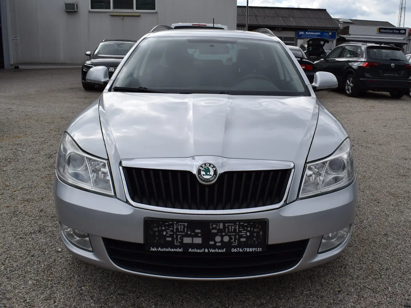 Skoda Octavia Combi Ambition 1,6 TDI CR DPF 4x4 Plateado - 2