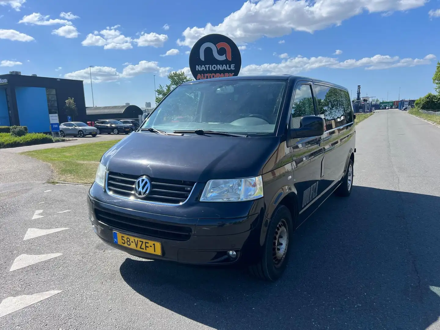 Volkswagen Transporter 2009 * 2.5 TDI 340 Trendline DC * AUTOMAAT * NAP * - 1