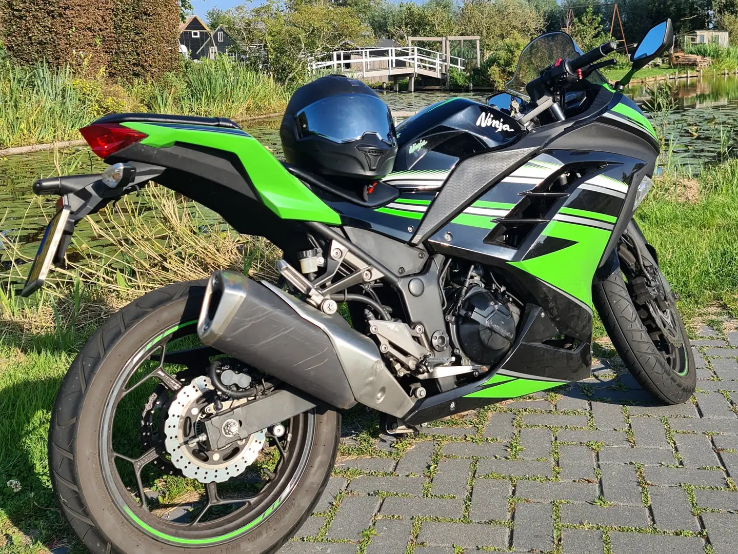 Kawasaki Ninja 300 KRT EDITION BJ 2017 Verde - 1