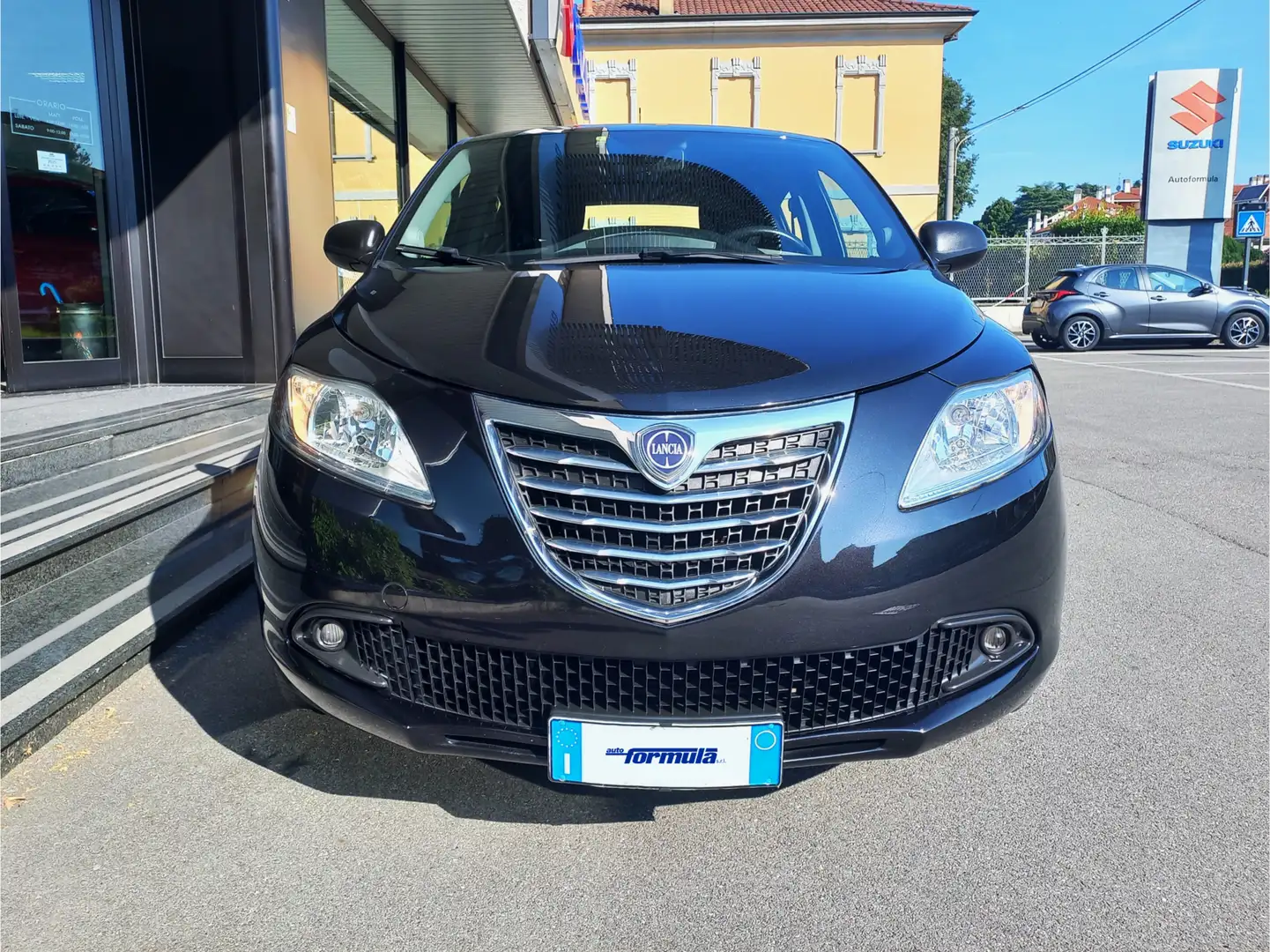 Lancia Ypsilon 1.2 69 CV 5 porte Gold Nero - 2