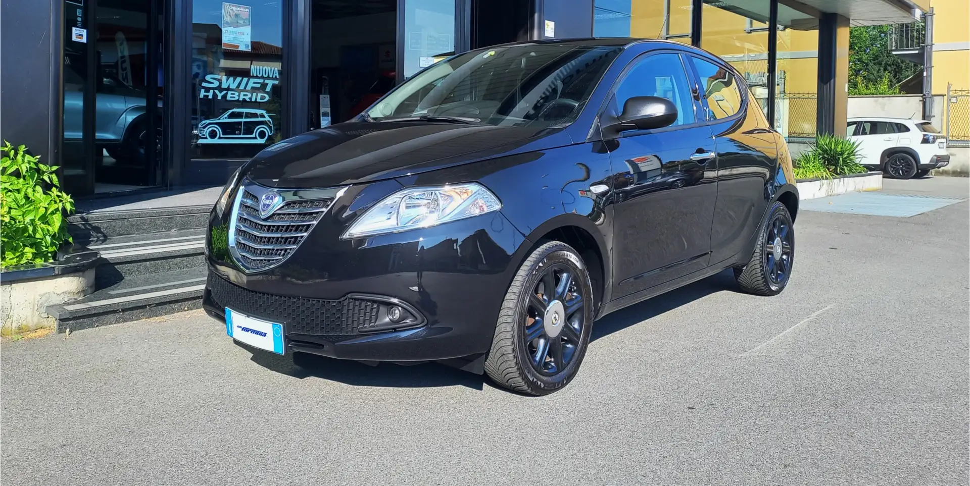 Lancia Ypsilon 1.2 69 CV 5 porte Gold Nero - 1