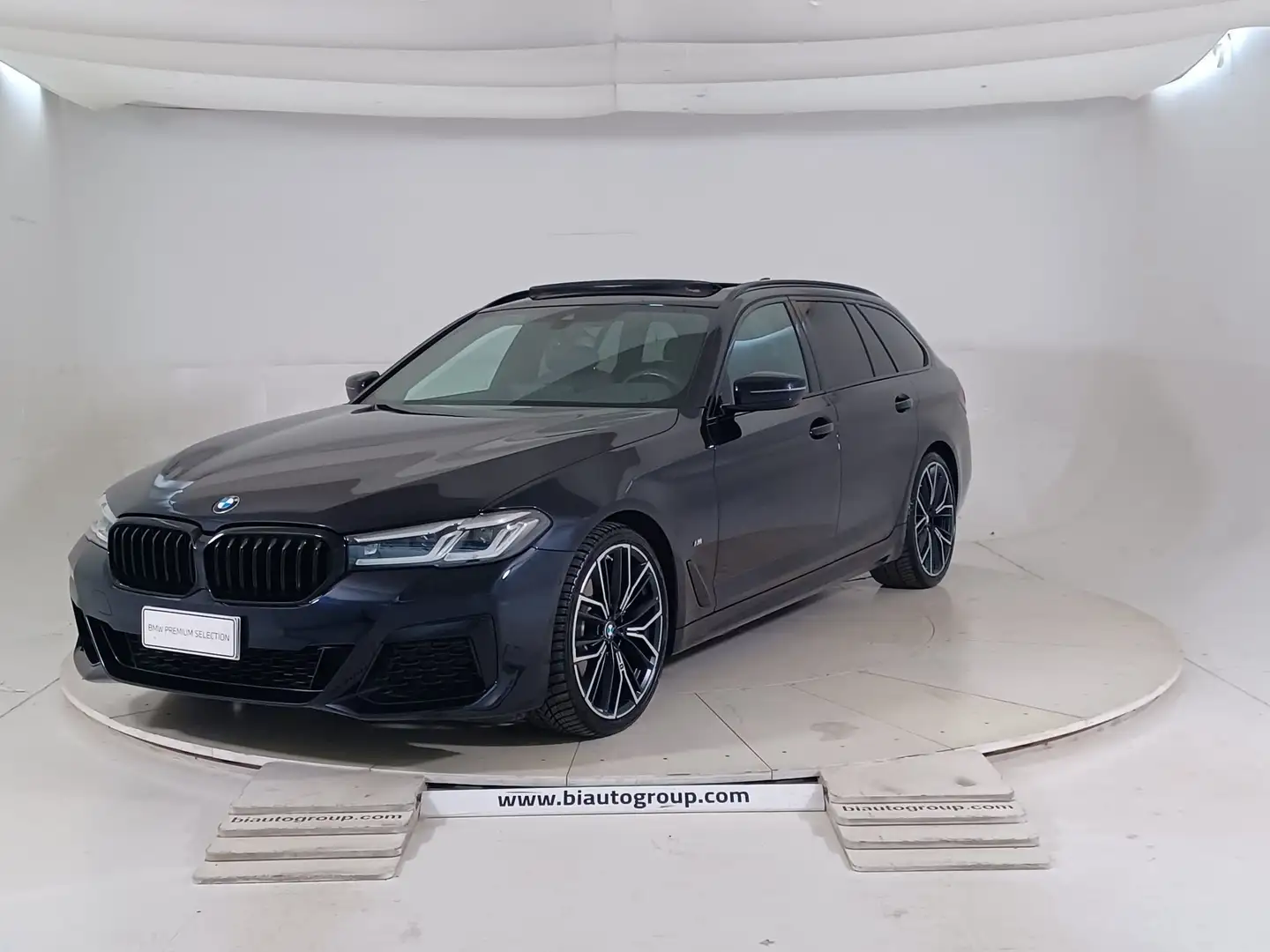 BMW 520 Serie 5 G31 2020 Touring LCI D 520d Touring mhev Modrá - 1