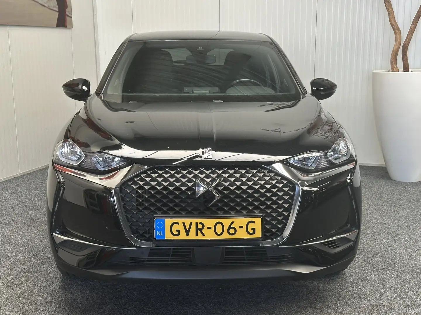 DS Automobiles DS 3 Crossback 1.2 PURE TECH LOUVRE CRUISE CONTROL NAVIGATIE APPL Noir - 2