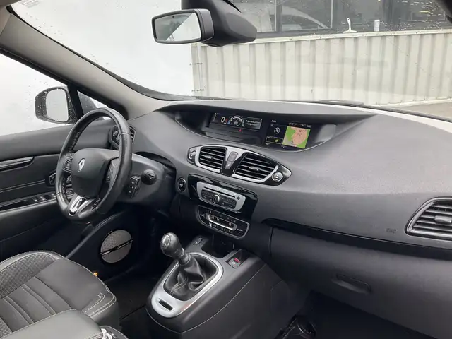 Renault Scenic view 3