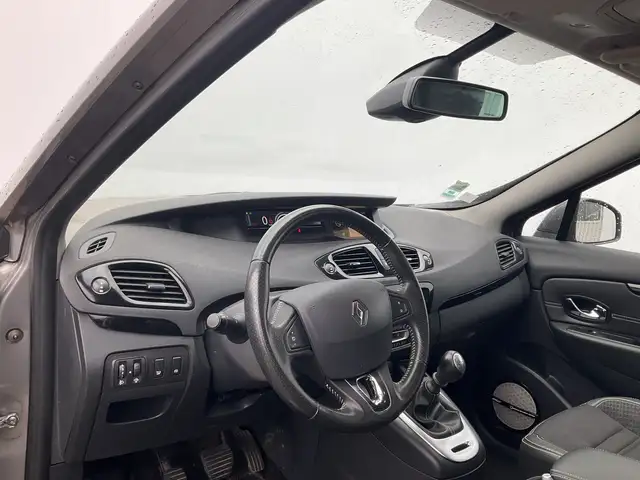 Renault Scenic view 11