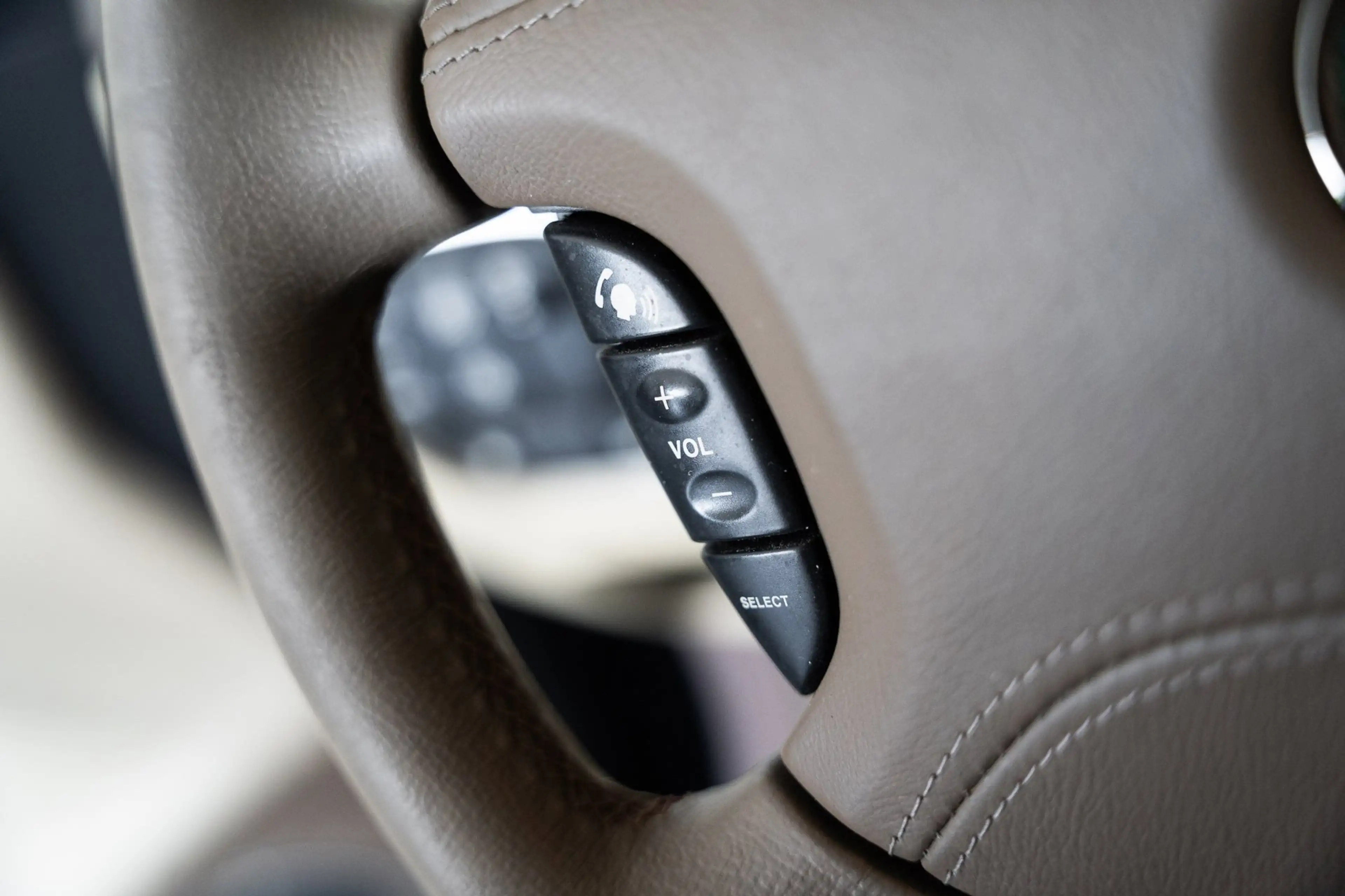 Jaguar XJ 3.5 V8 - Low Mileage - R Design - — photo 12