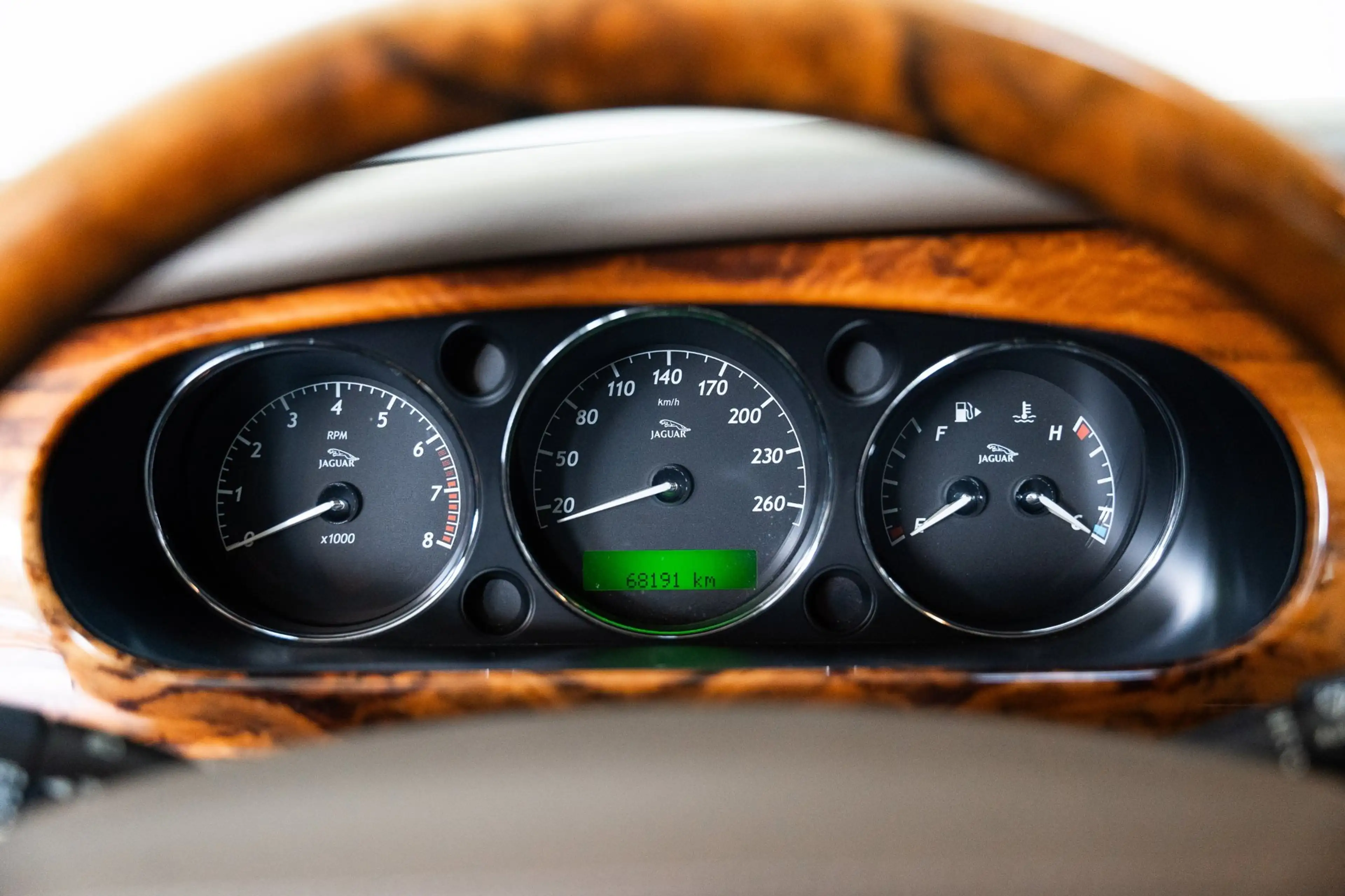 Jaguar XJ 3.5 V8 - Low Mileage - R Design - — photo 11