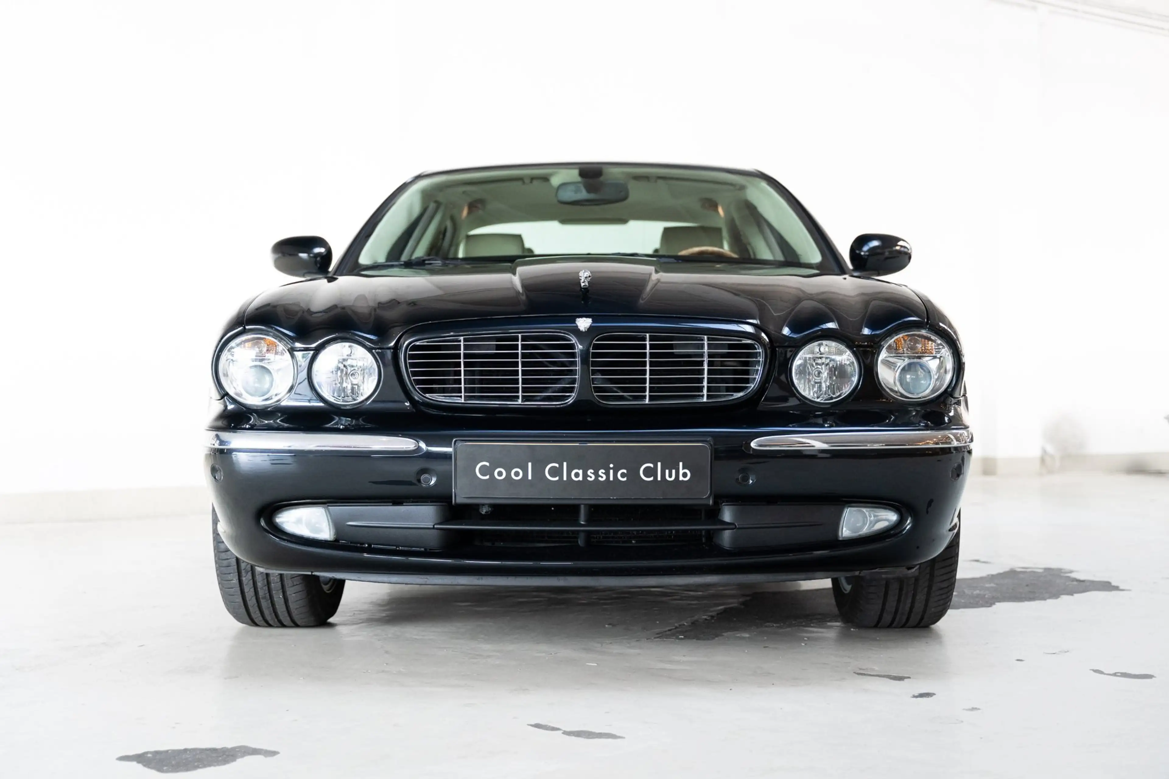 Jaguar XJ 3.5 V8 - Low Mileage - R Design - — photo 2